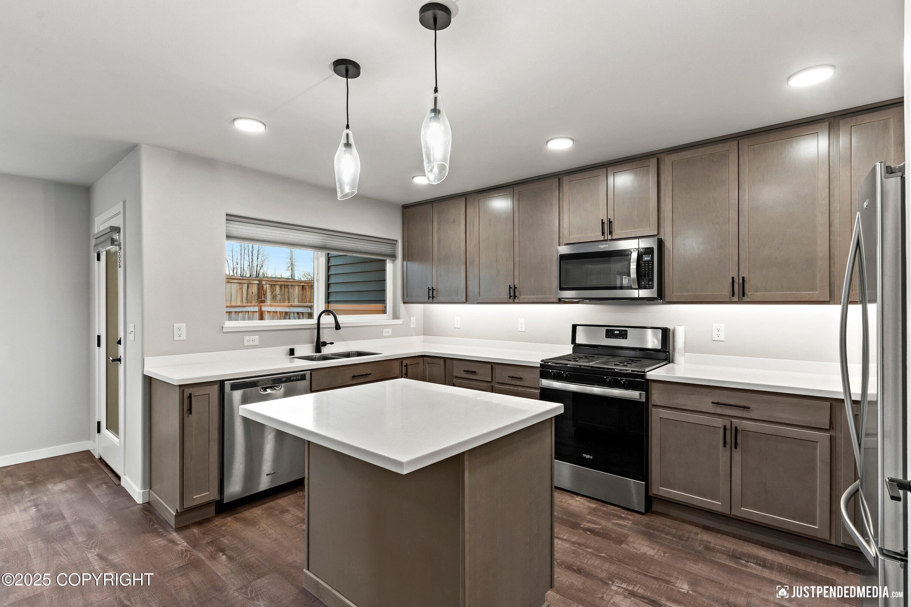 8777 Dry Creek Loop