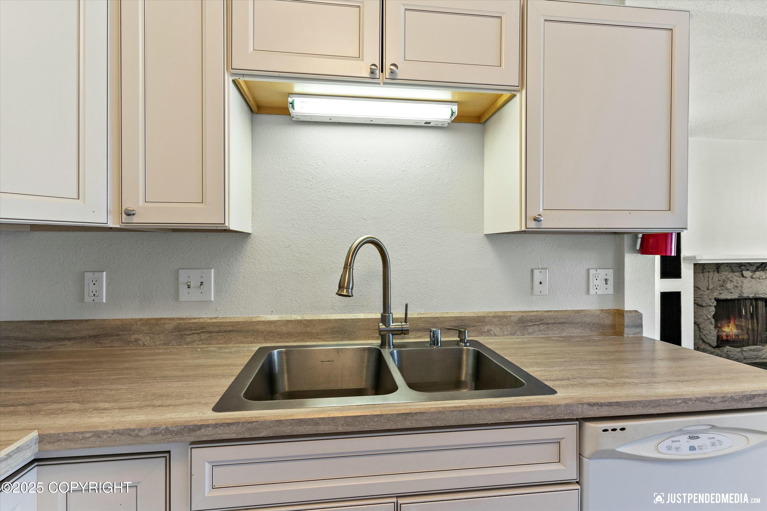 7078 Weimer Road # 3 Unit: #3