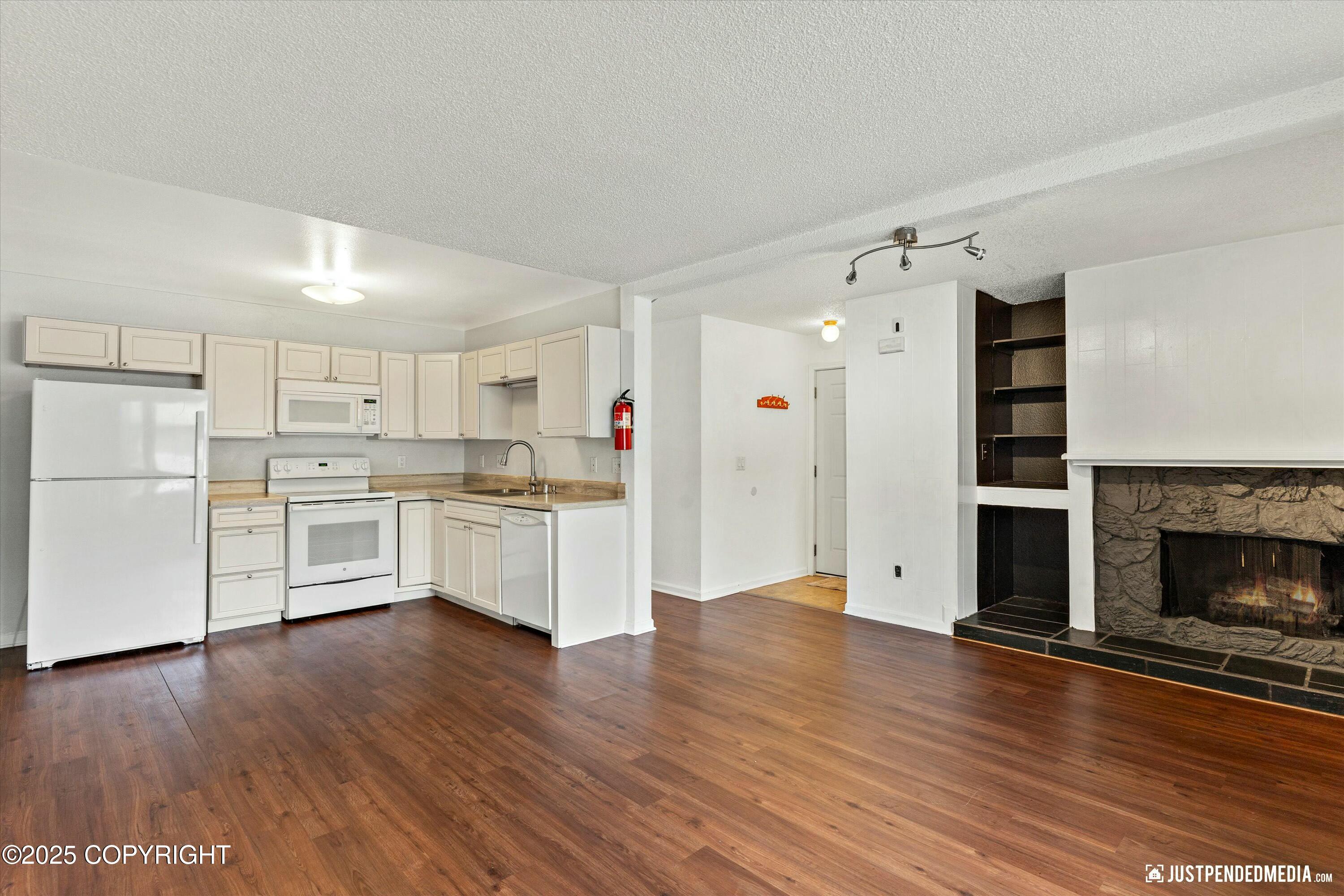 7078 Weimer Road # 3 Unit: #3