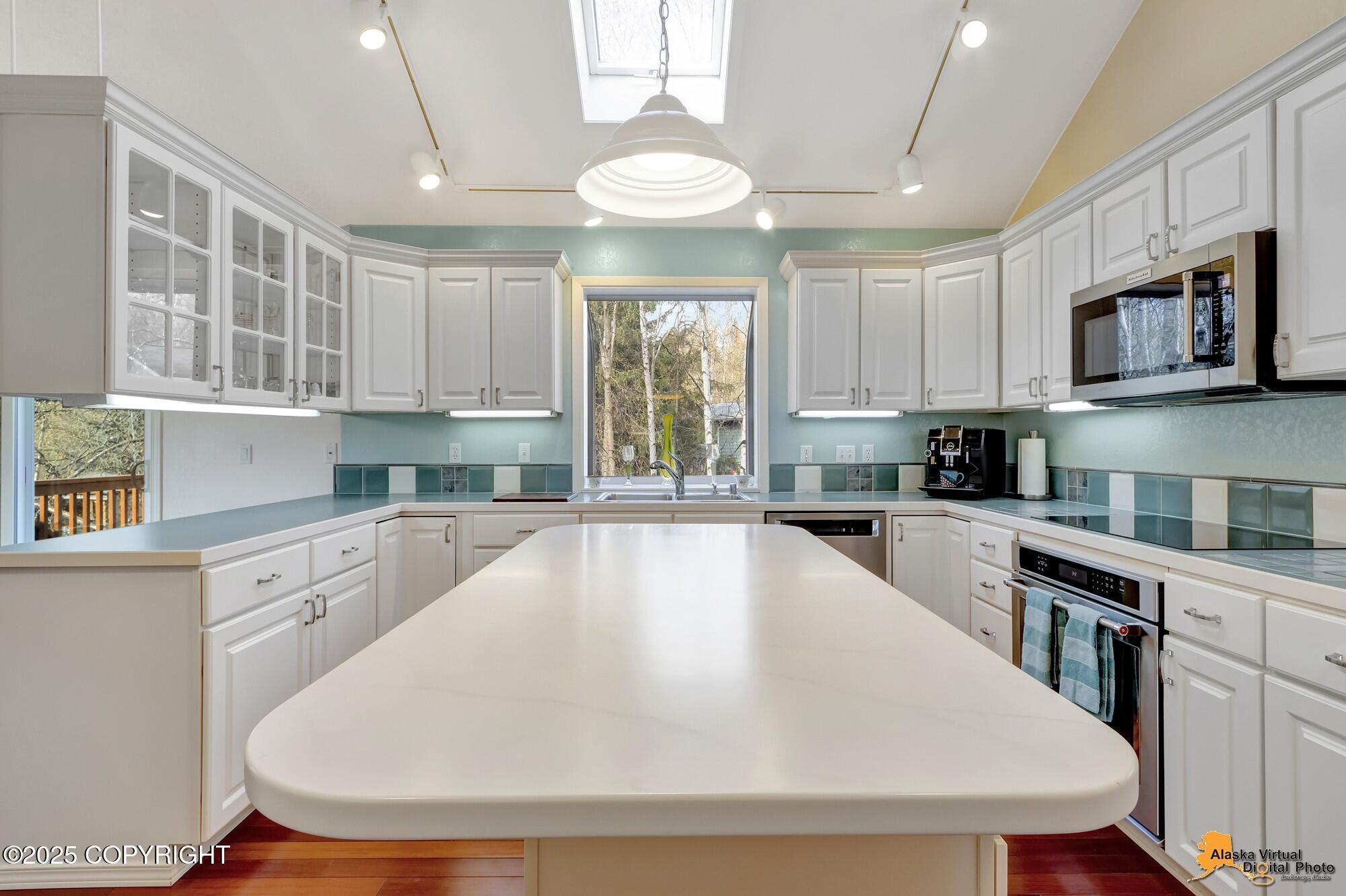 1439 Saint Gotthard Avenue