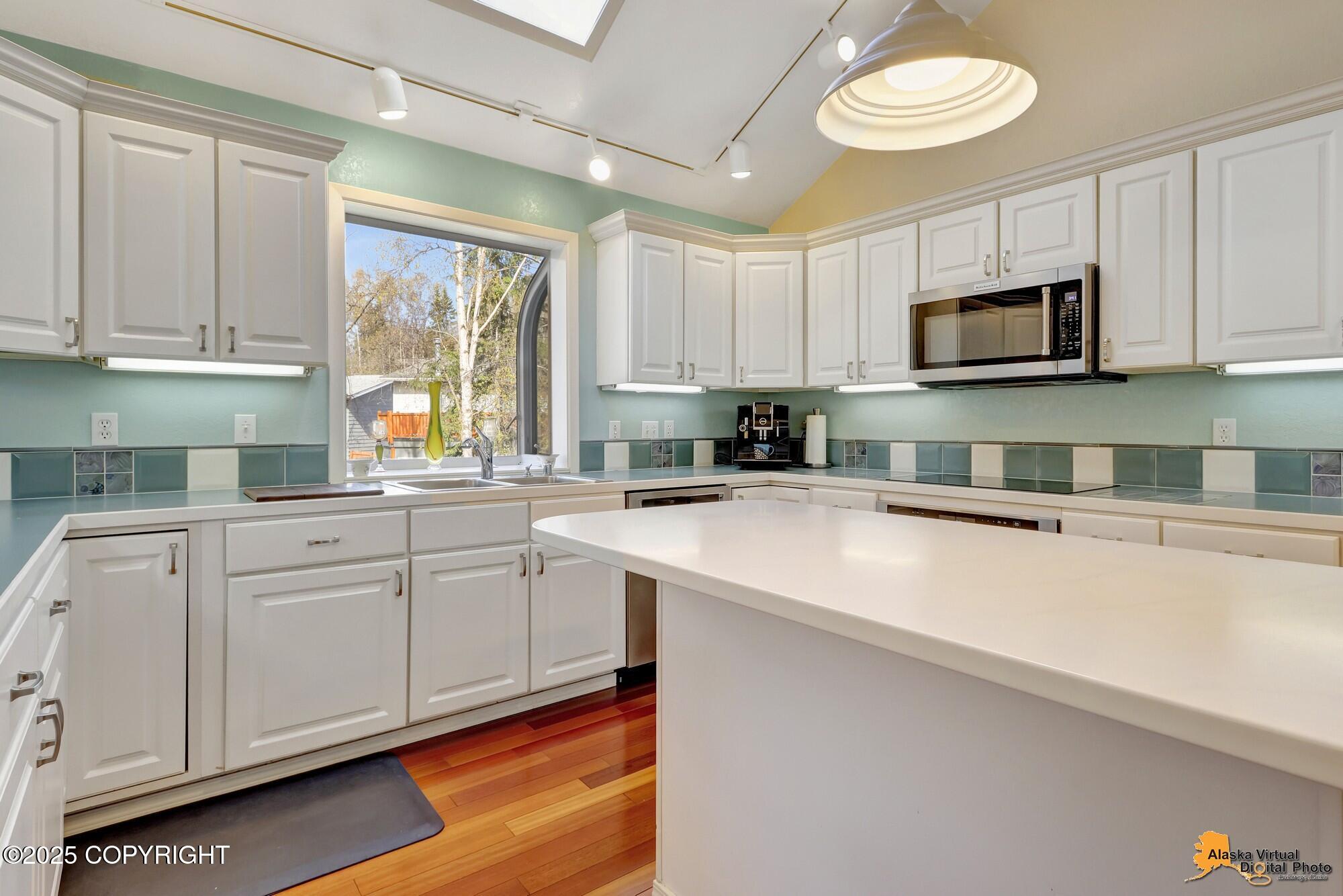 1439 Saint Gotthard Avenue