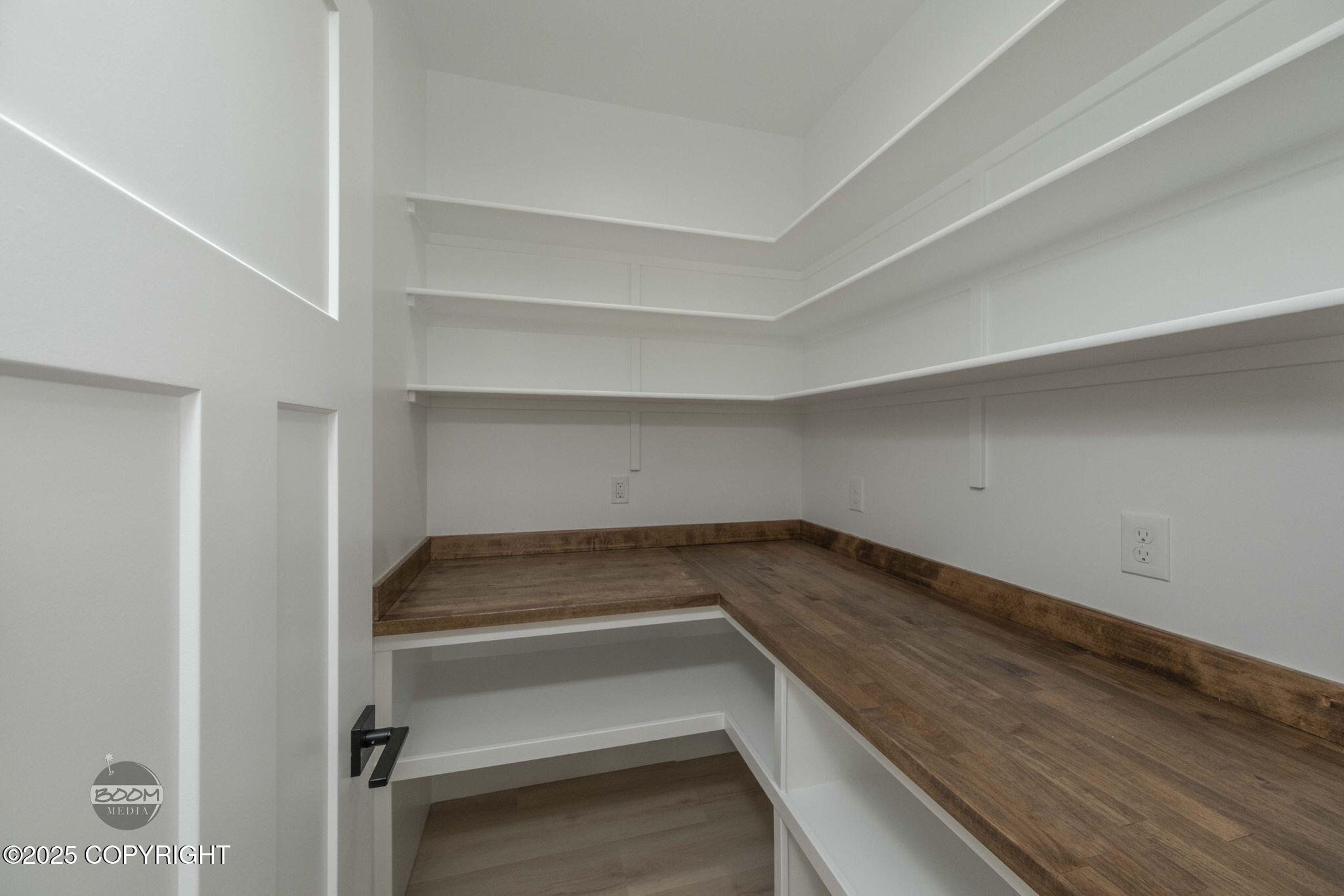 6911 W Vandenberg Drive