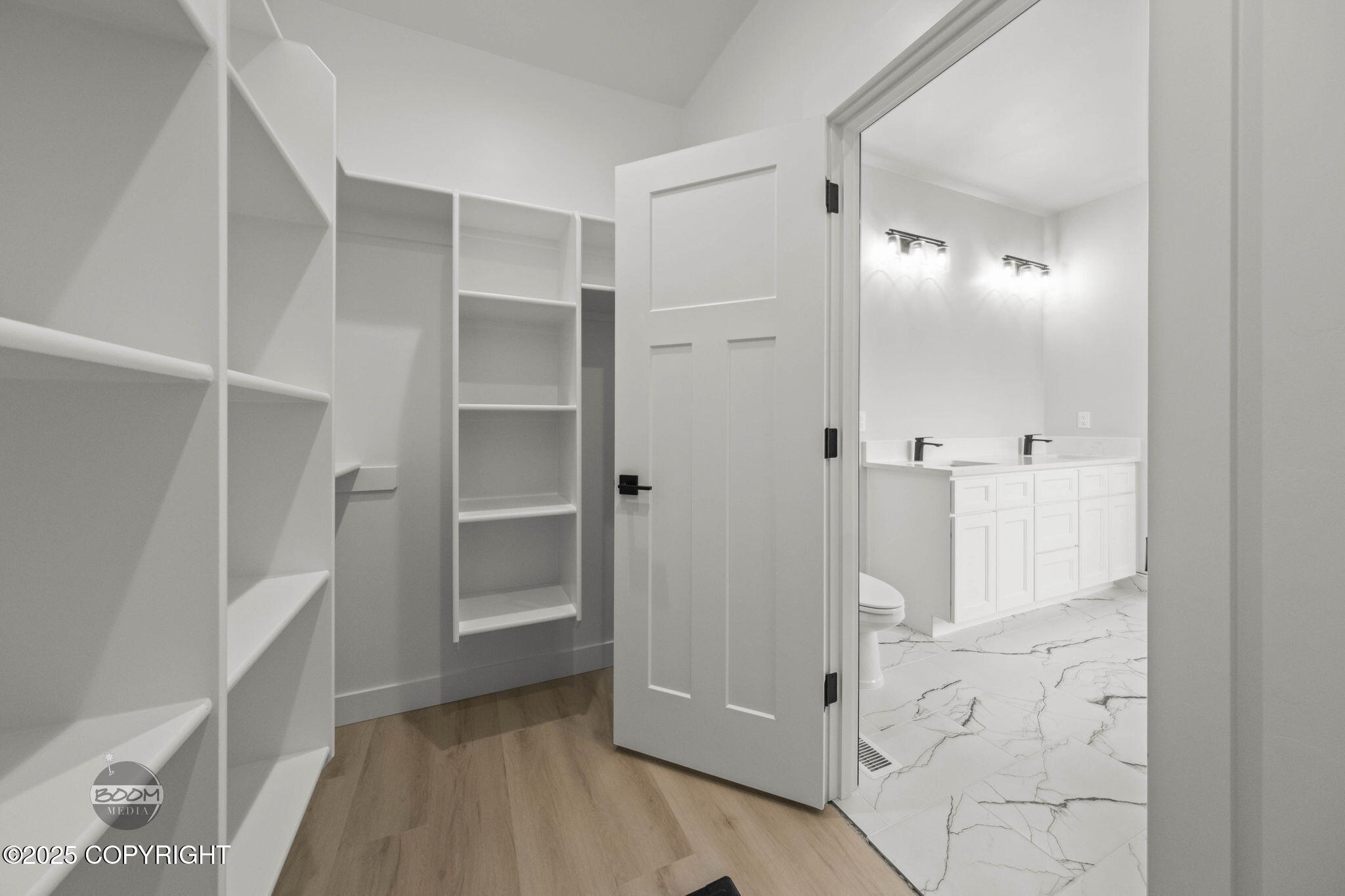 6911 W Vandenberg Drive