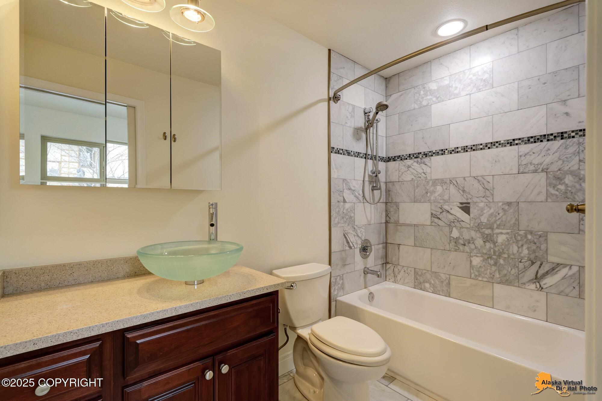 2124 Solstice Circle