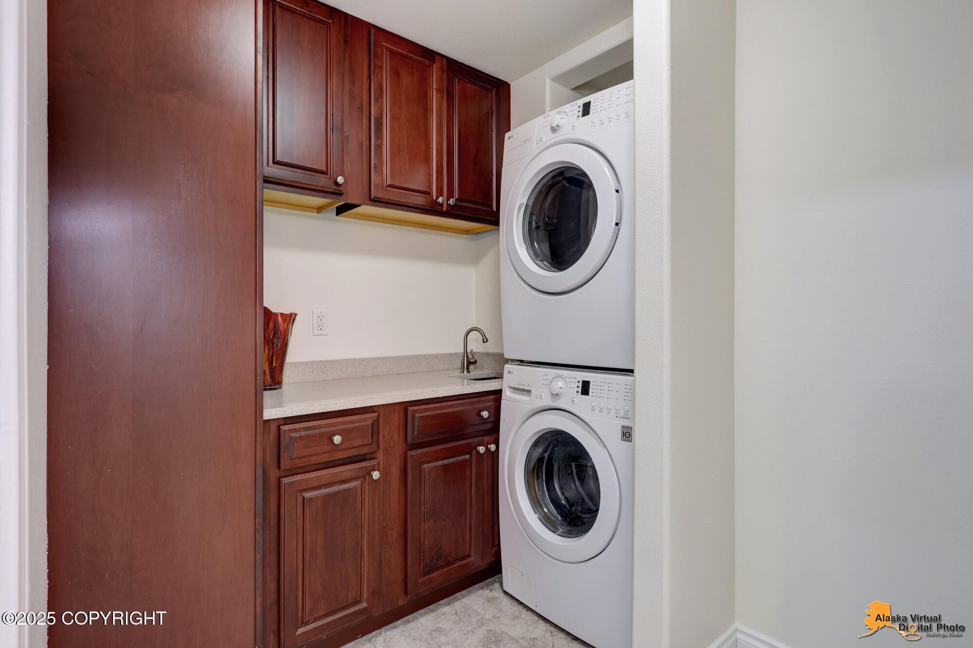 2124 Solstice Circle