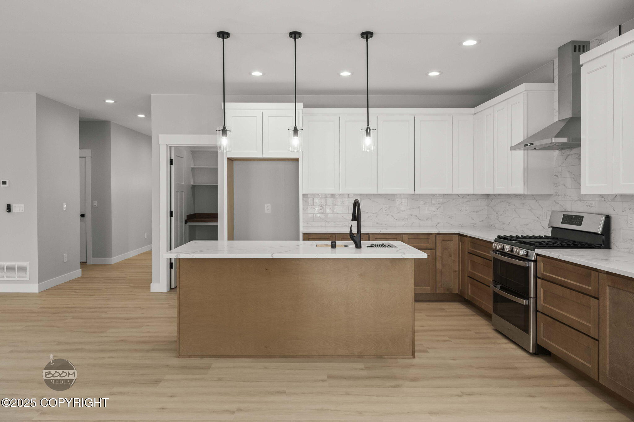 6941 W Vandenberg Drive