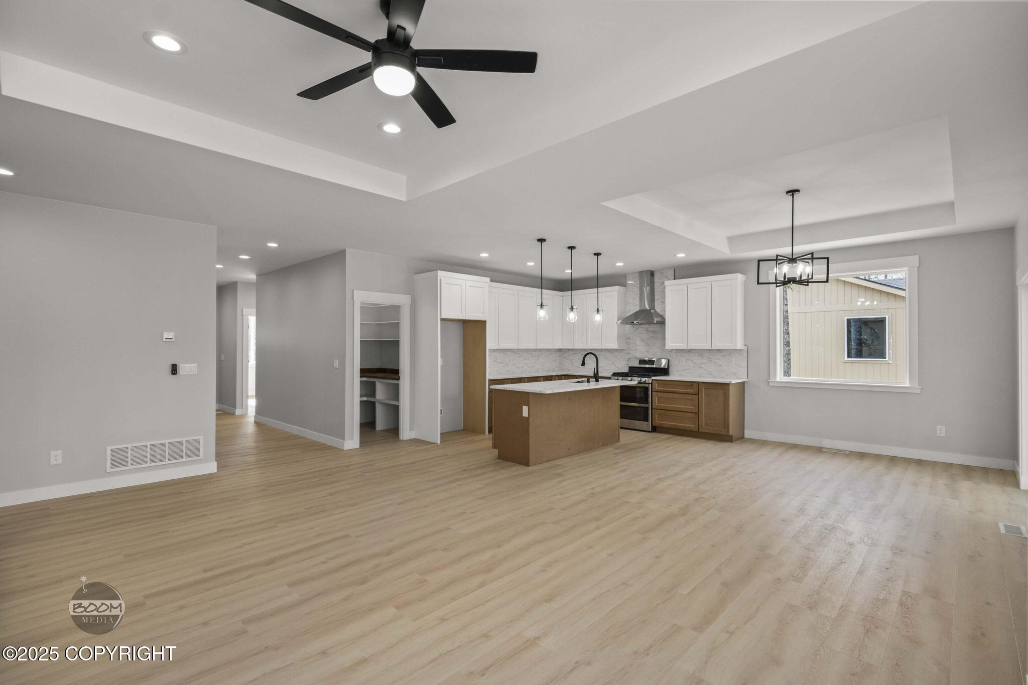 6941 W Vandenberg Drive