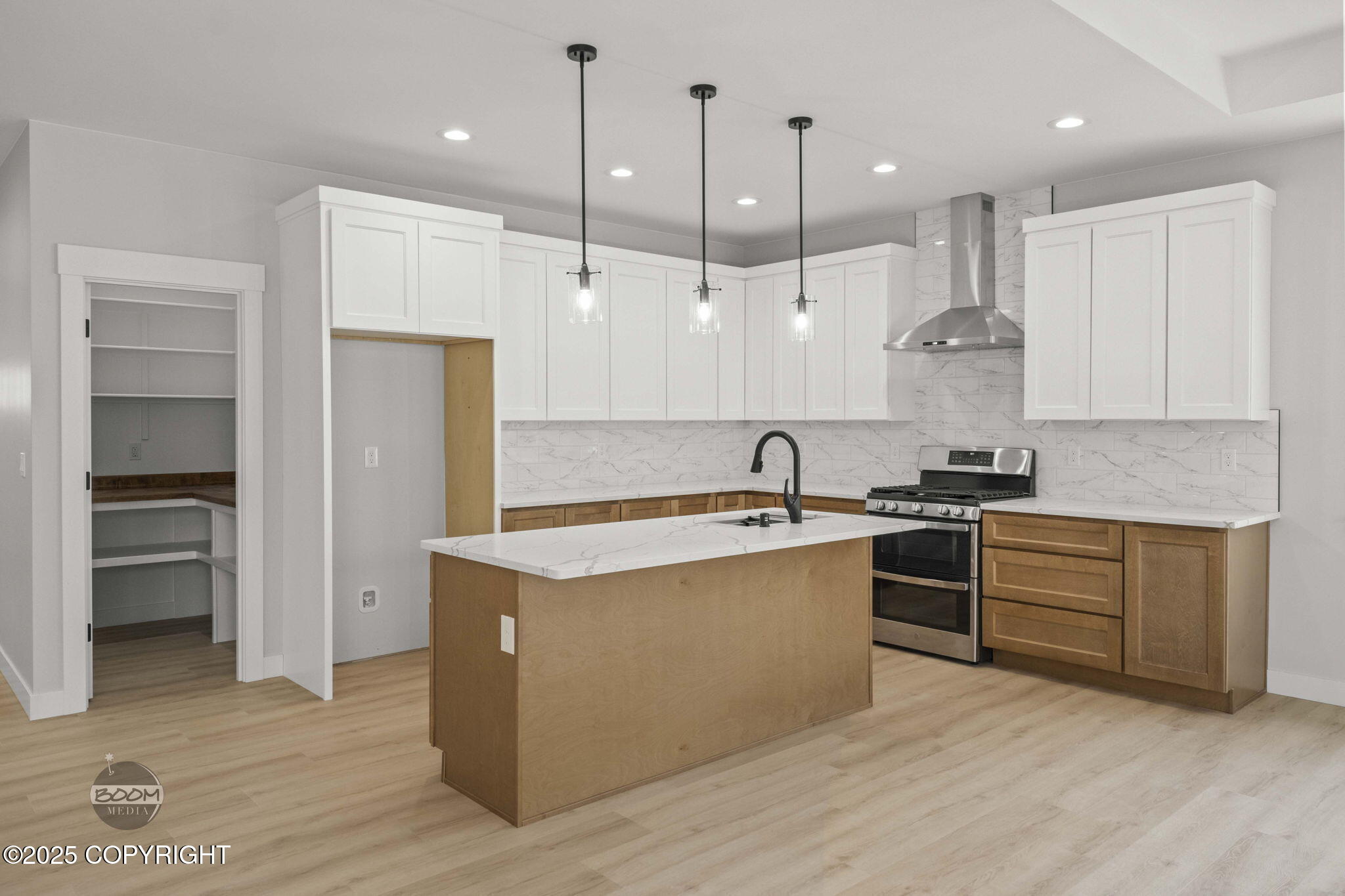 6941 W Vandenberg Drive