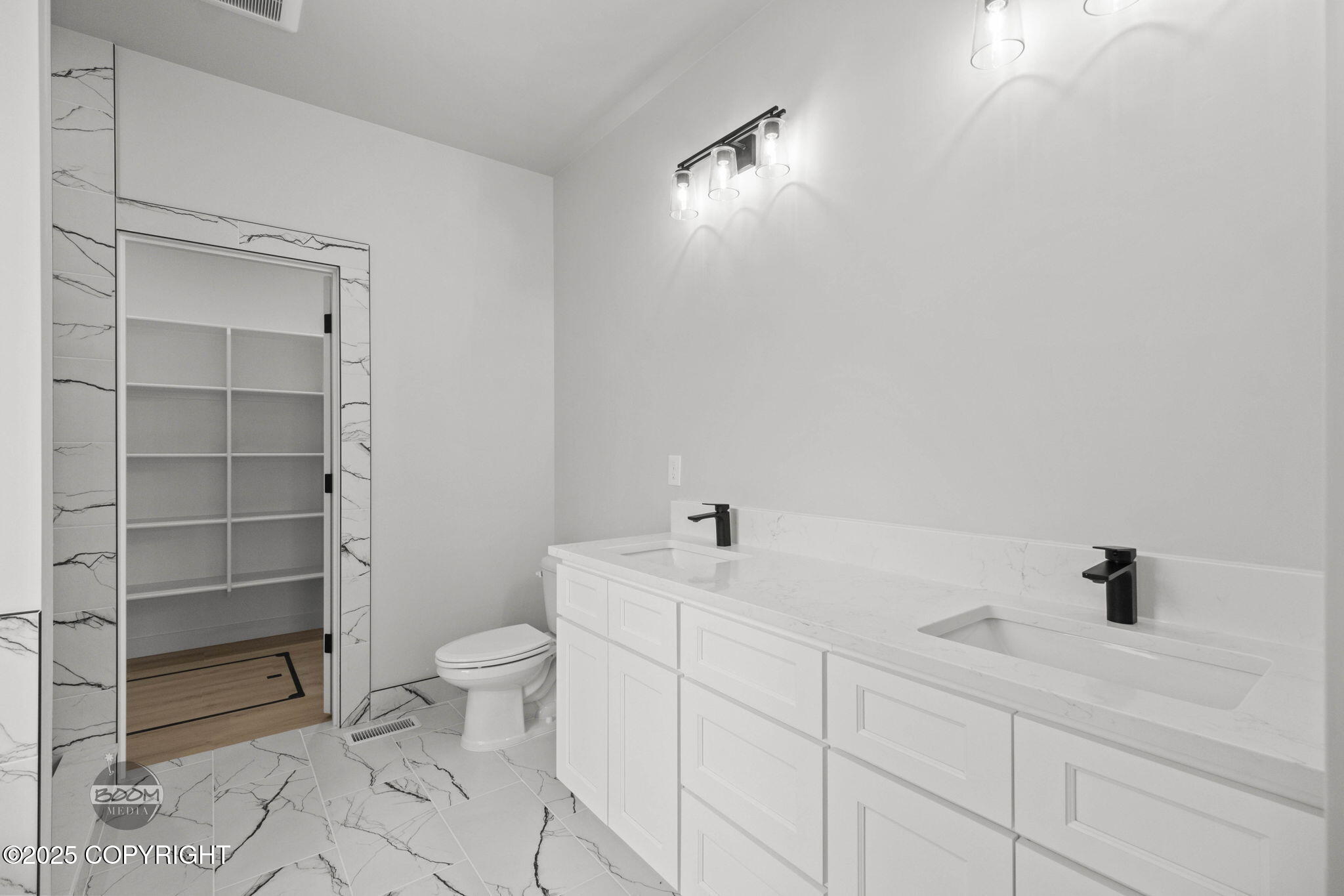 6941 W Vandenberg Drive