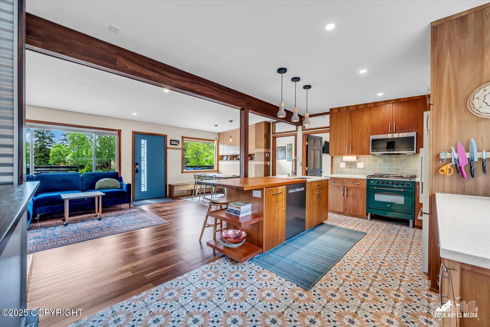 1601 Bannister Drive