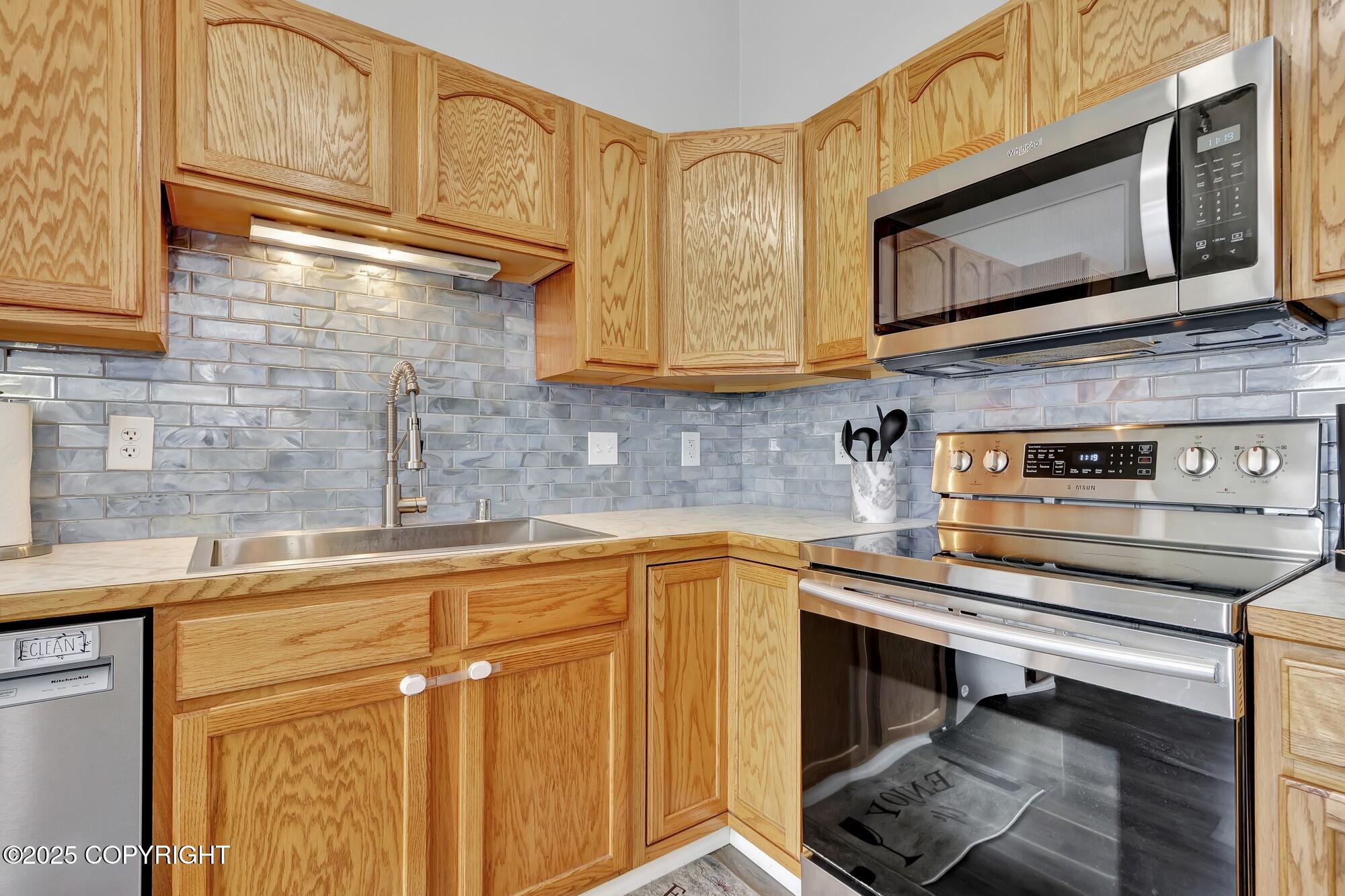 2460 Lochenshire Place # 21