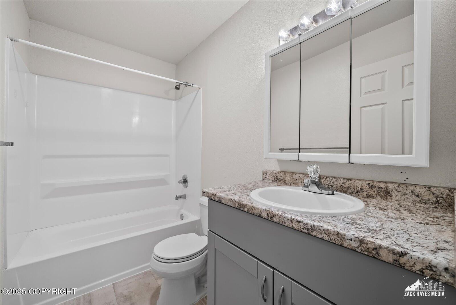 943 E 12th Avenue # 6 Unit: #6