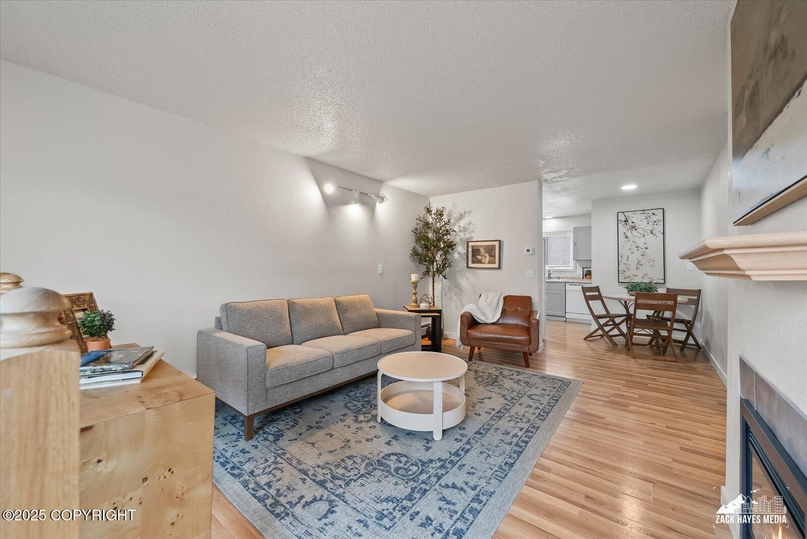 943 E 12th Avenue # 6 Unit: #6