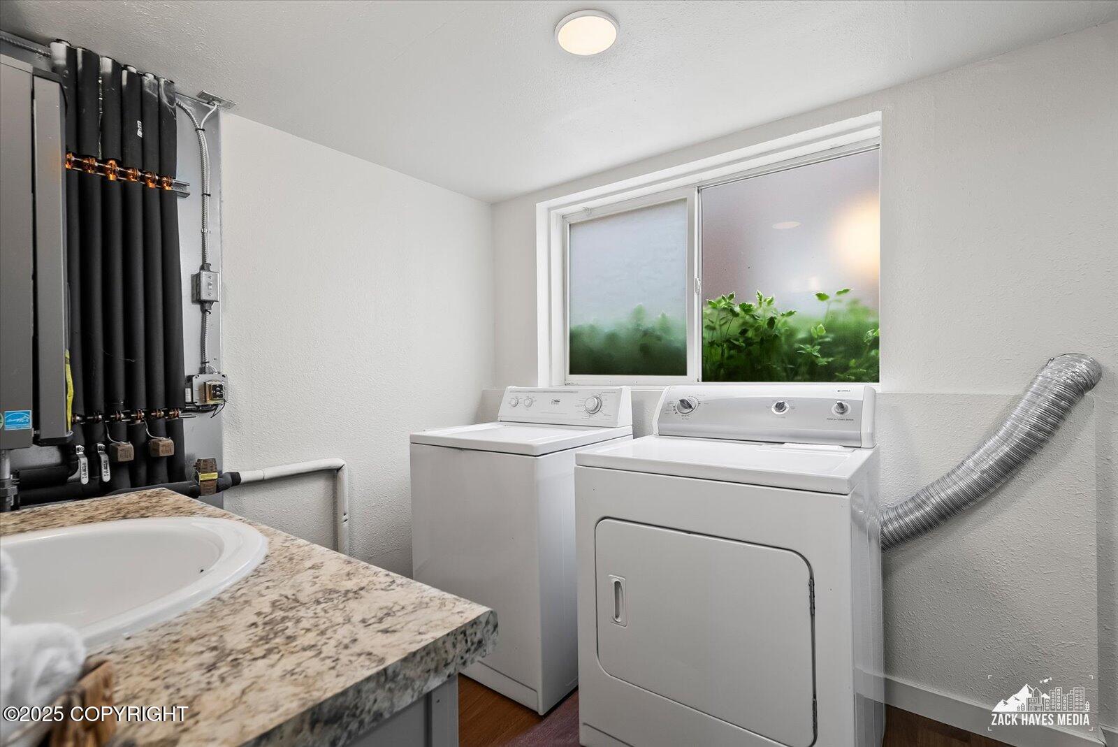 943 E 12th Avenue # 6 Unit: #6