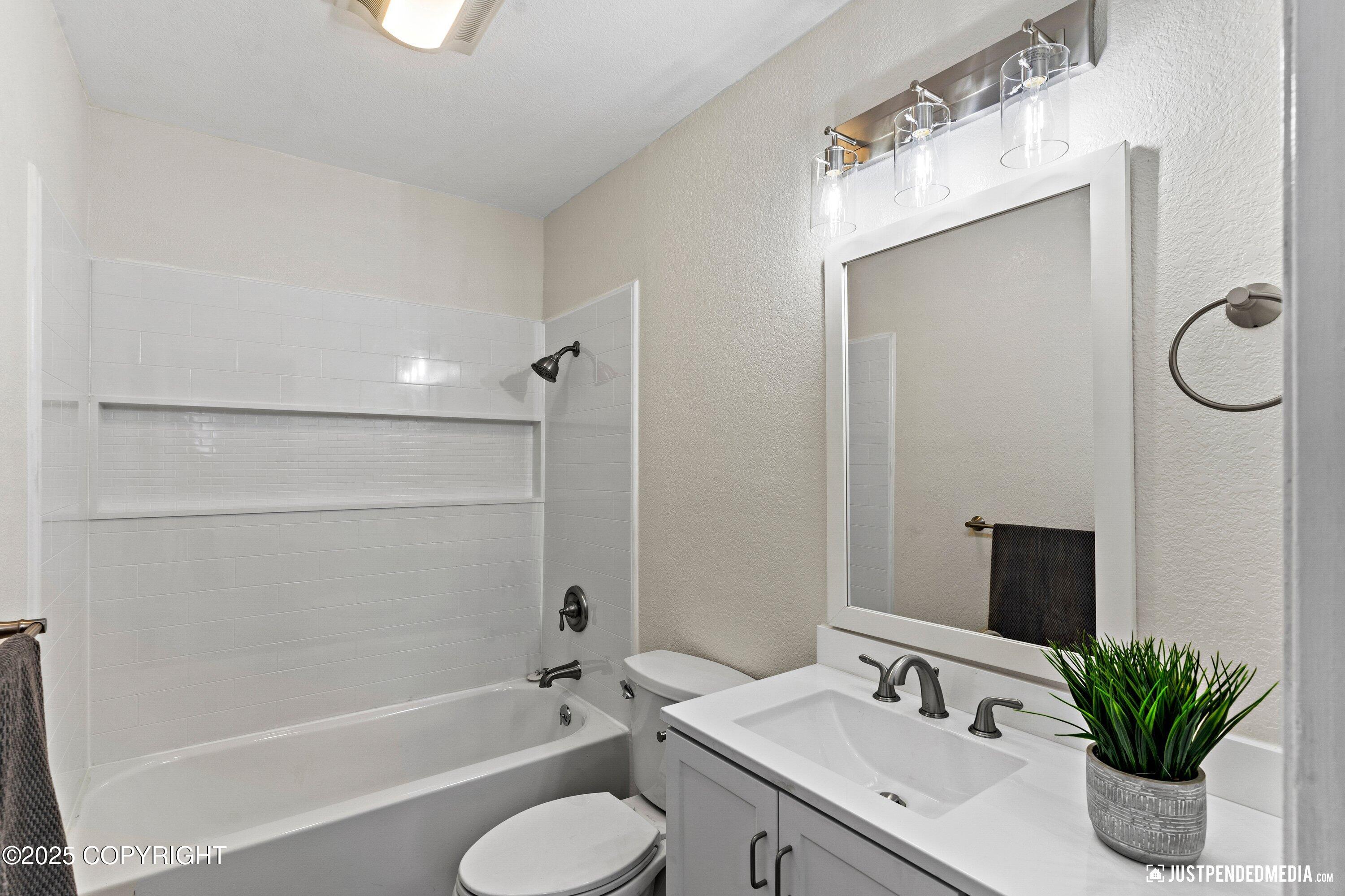 1401 E Scotwood Drive