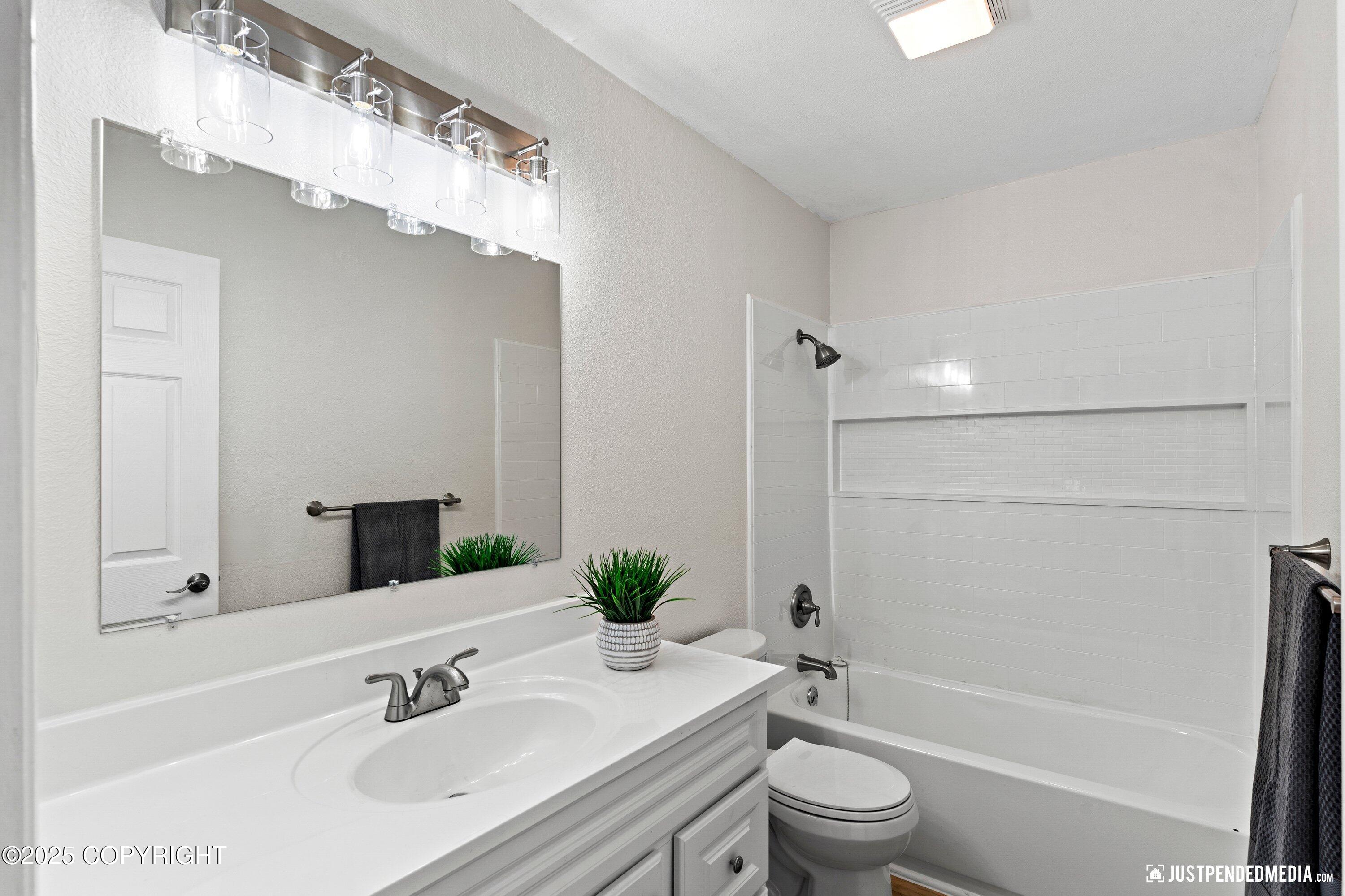 1401 E Scotwood Drive