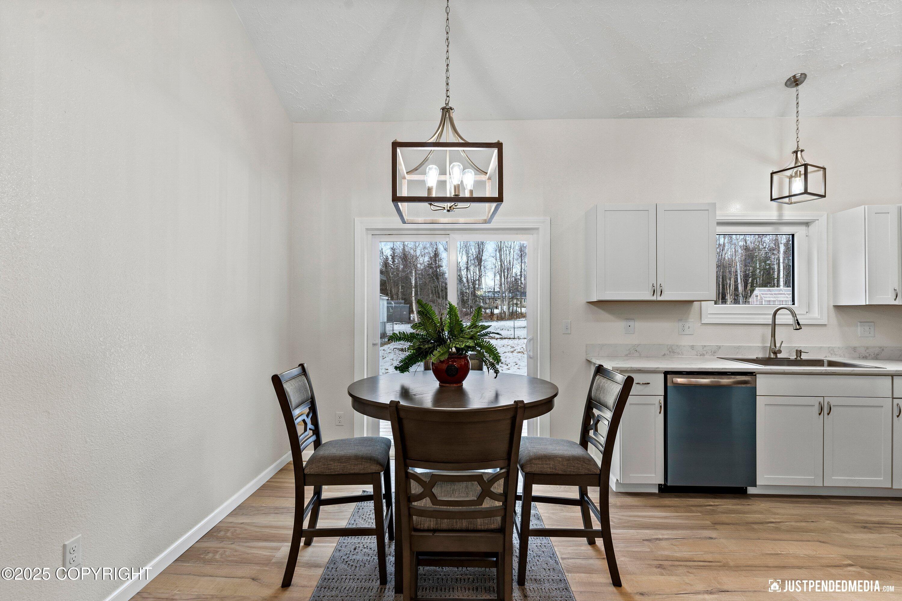 1401 E Scotwood Drive