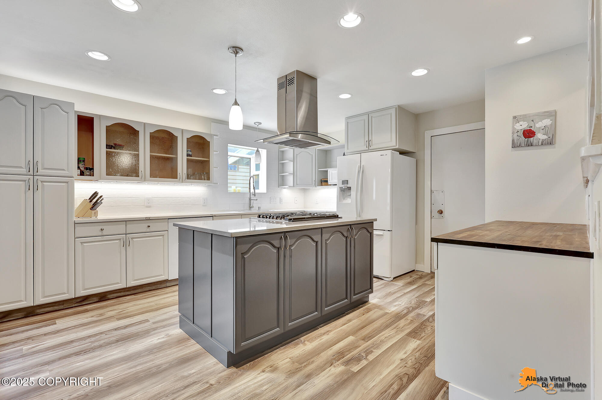 7001 Foothill Drive