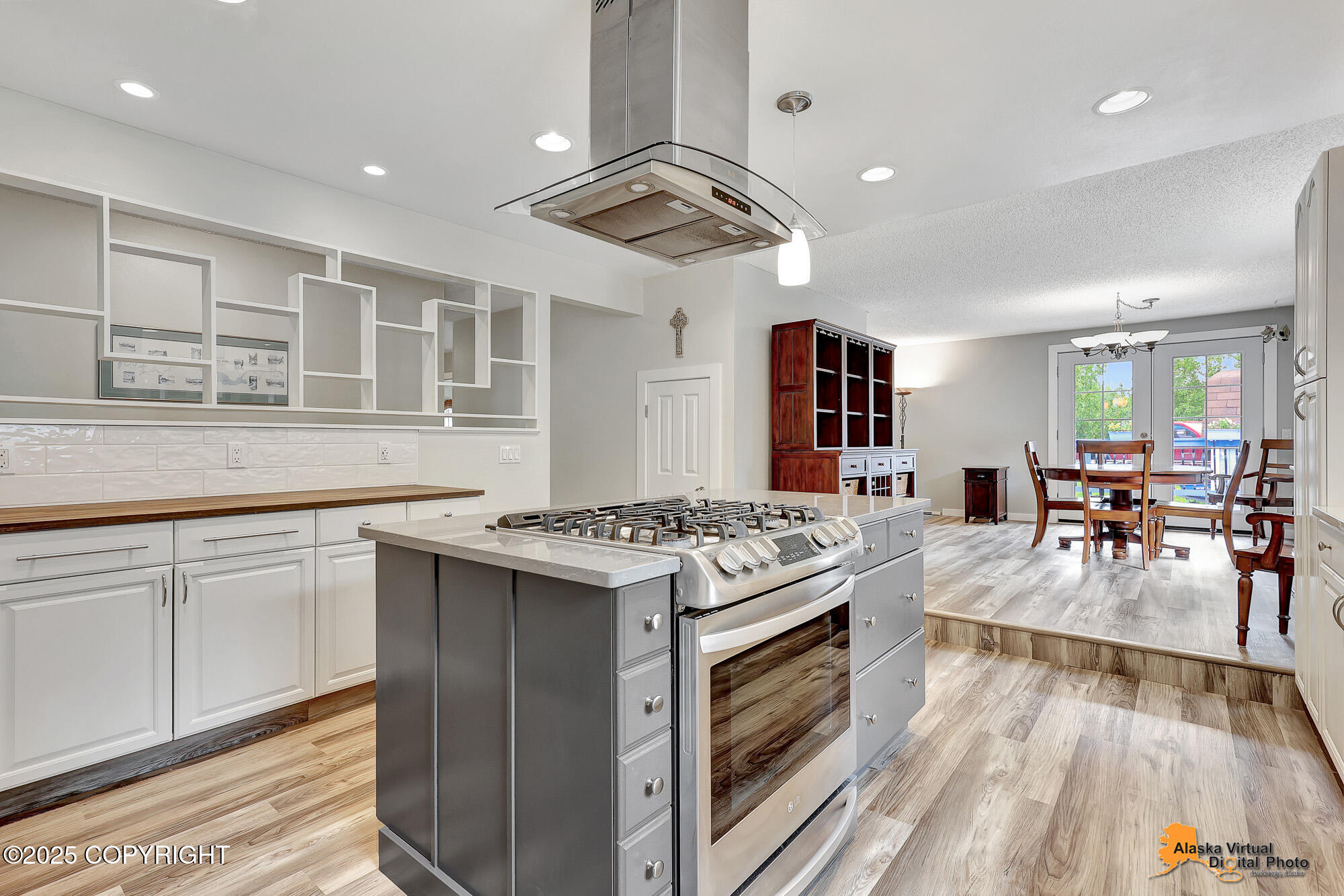 7001 Foothill Drive