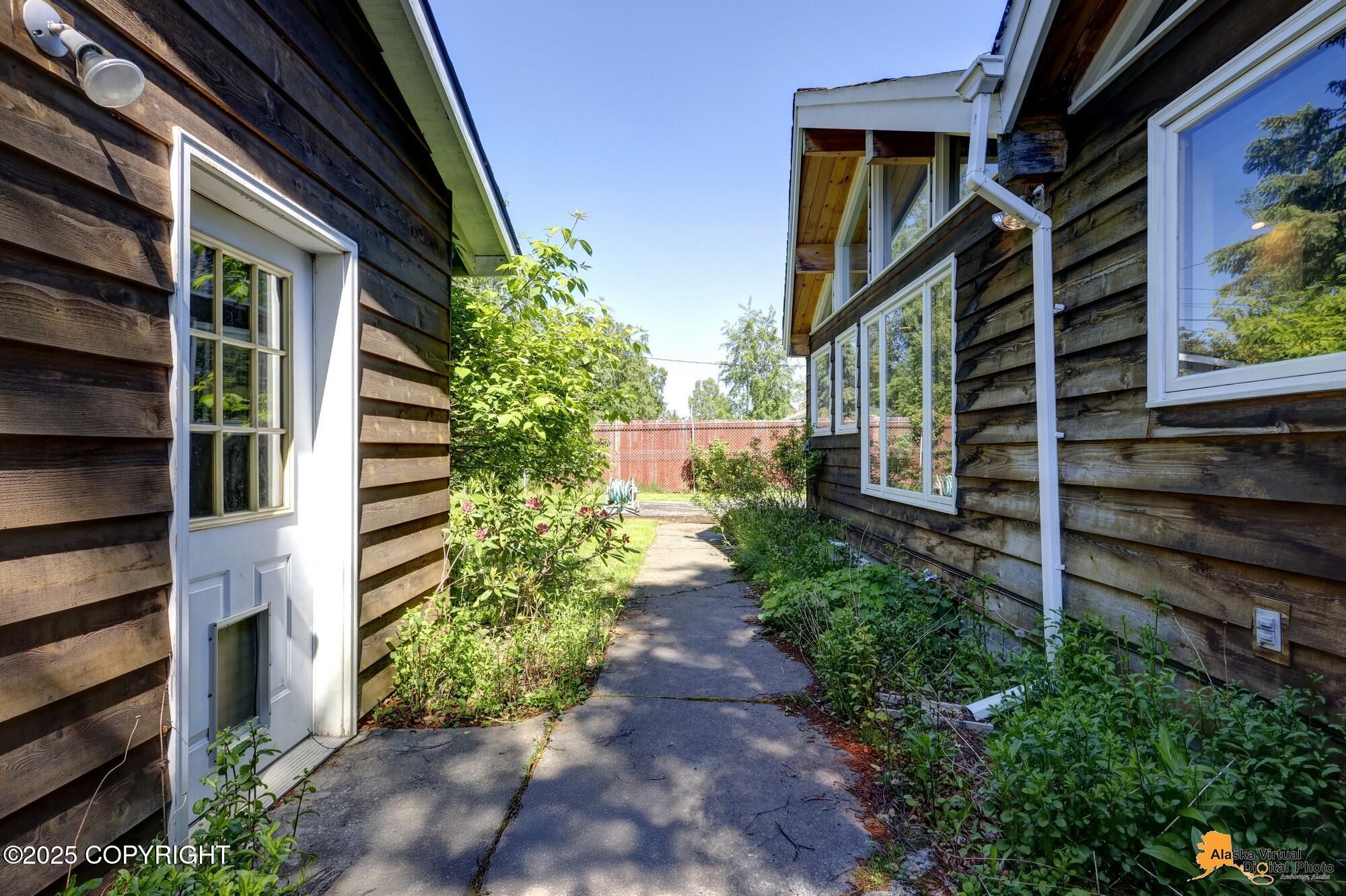 2628 Turnagain Parkway