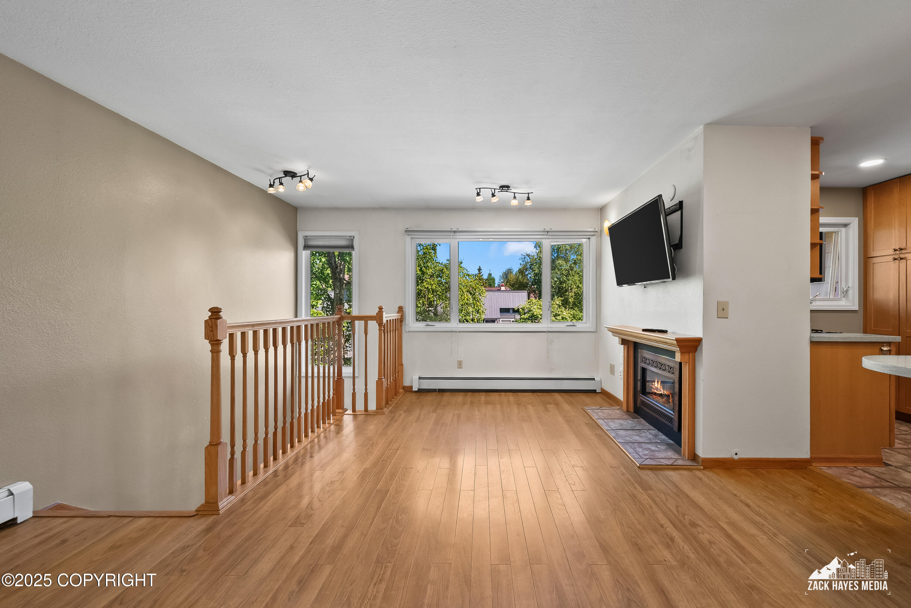 2044 Stonegate Circle