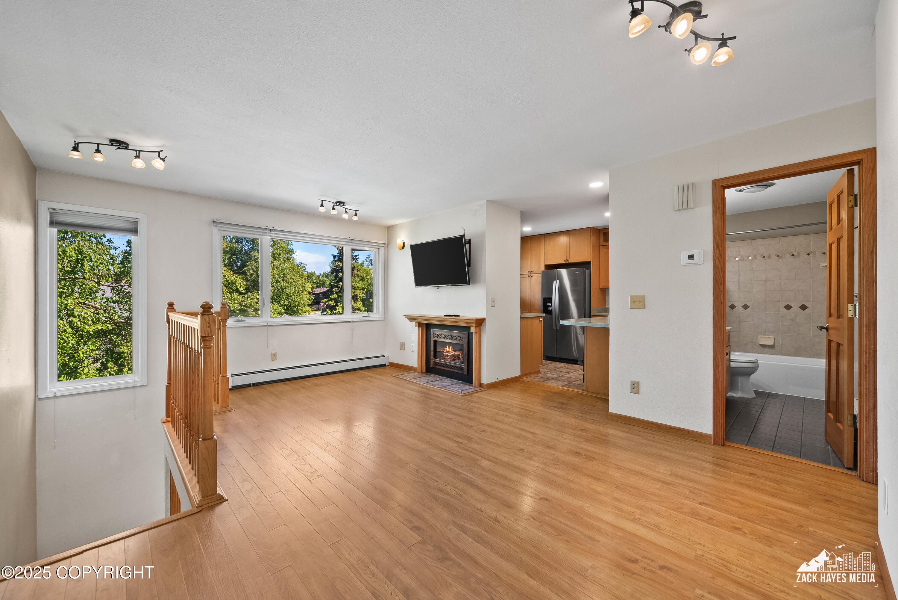 2044 Stonegate Circle