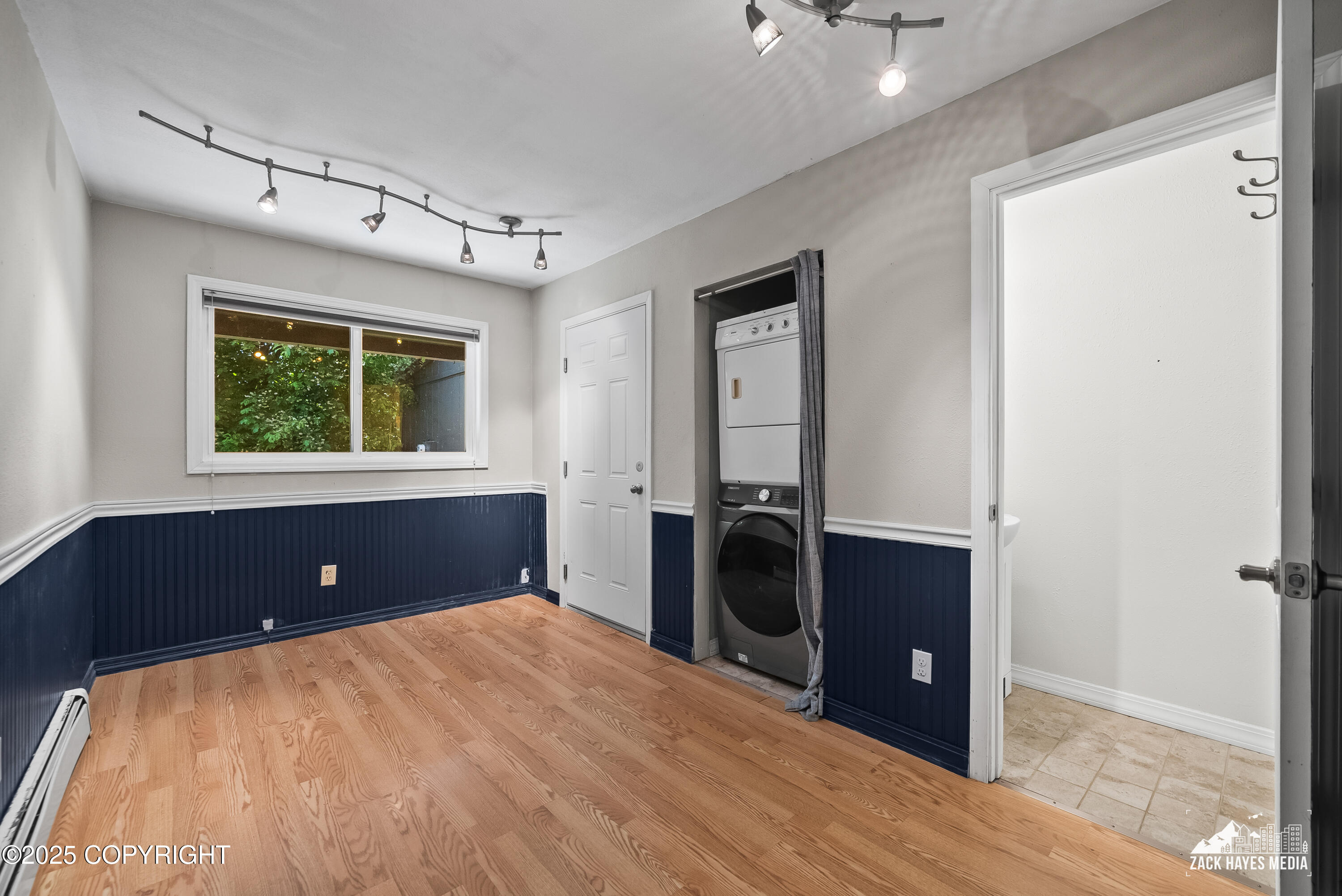 2044 Stonegate Circle