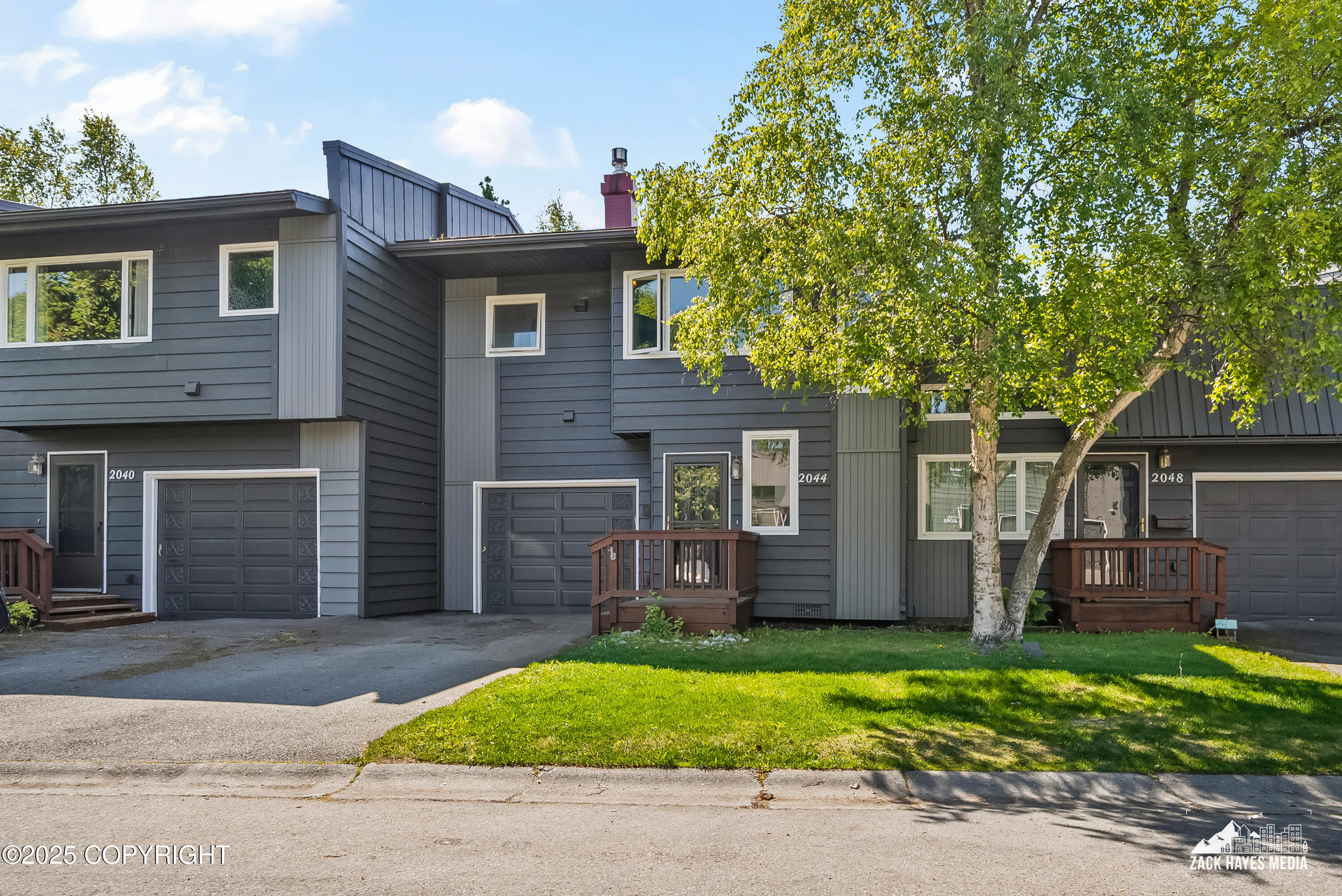 2044 Stonegate Circle