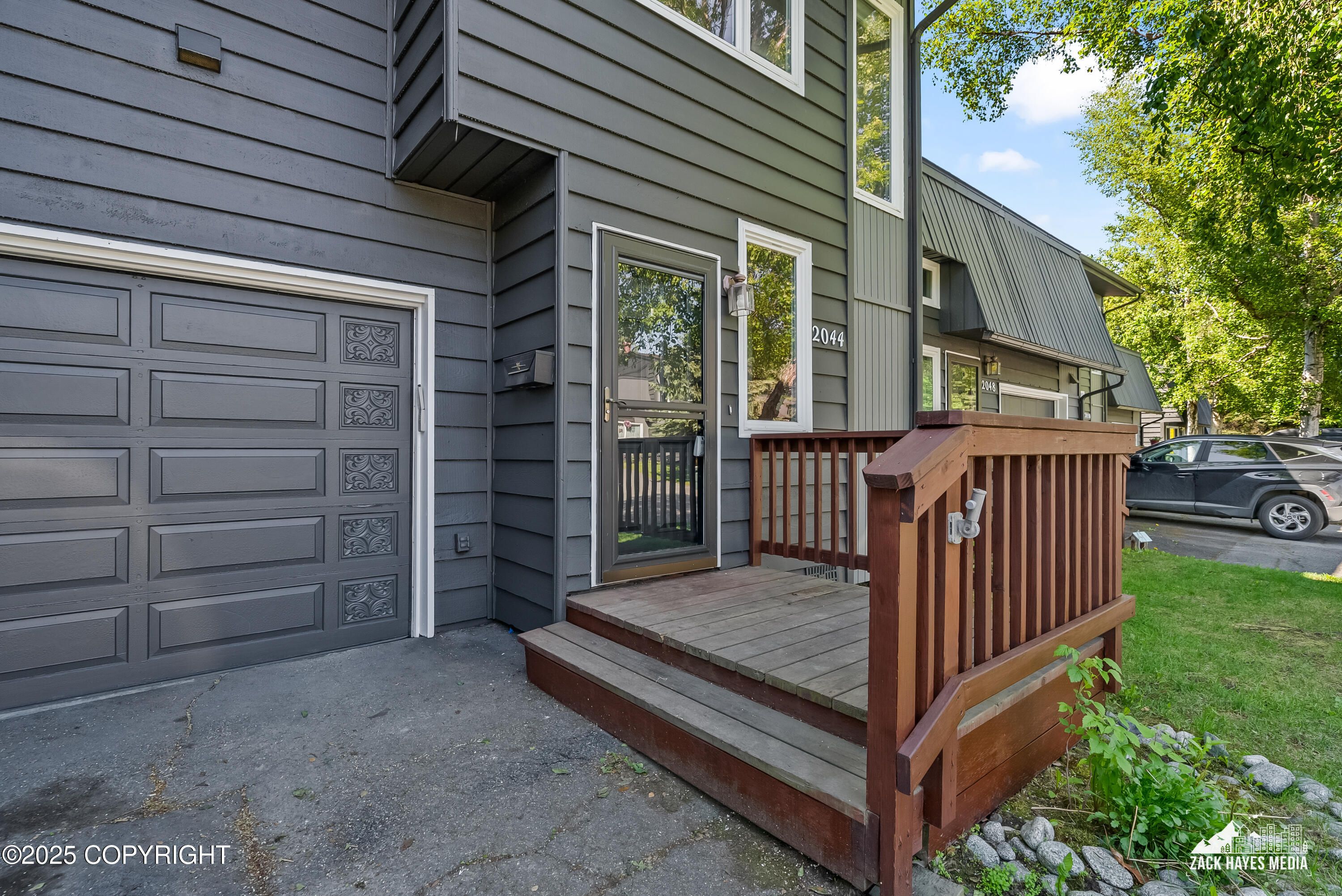 2044 Stonegate Circle