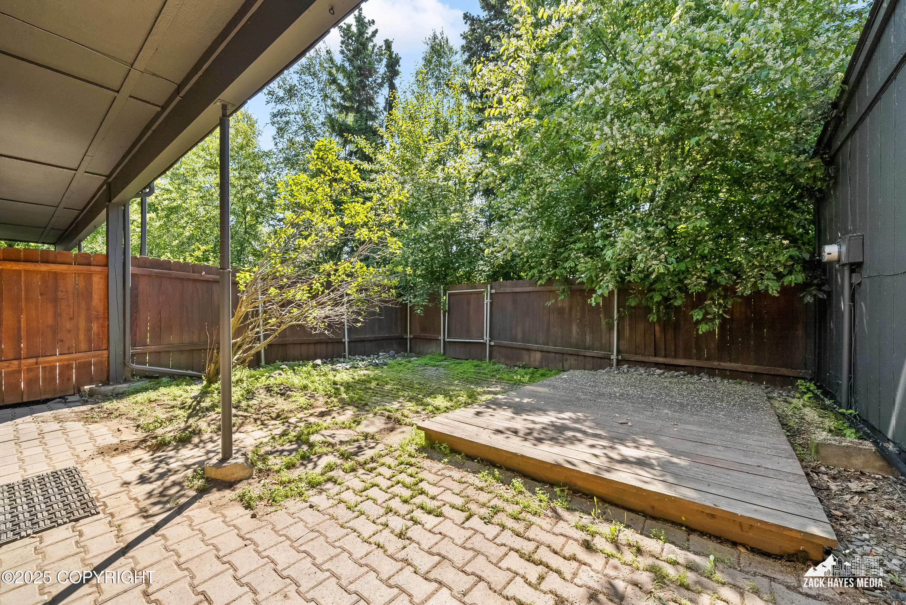 2044 Stonegate Circle