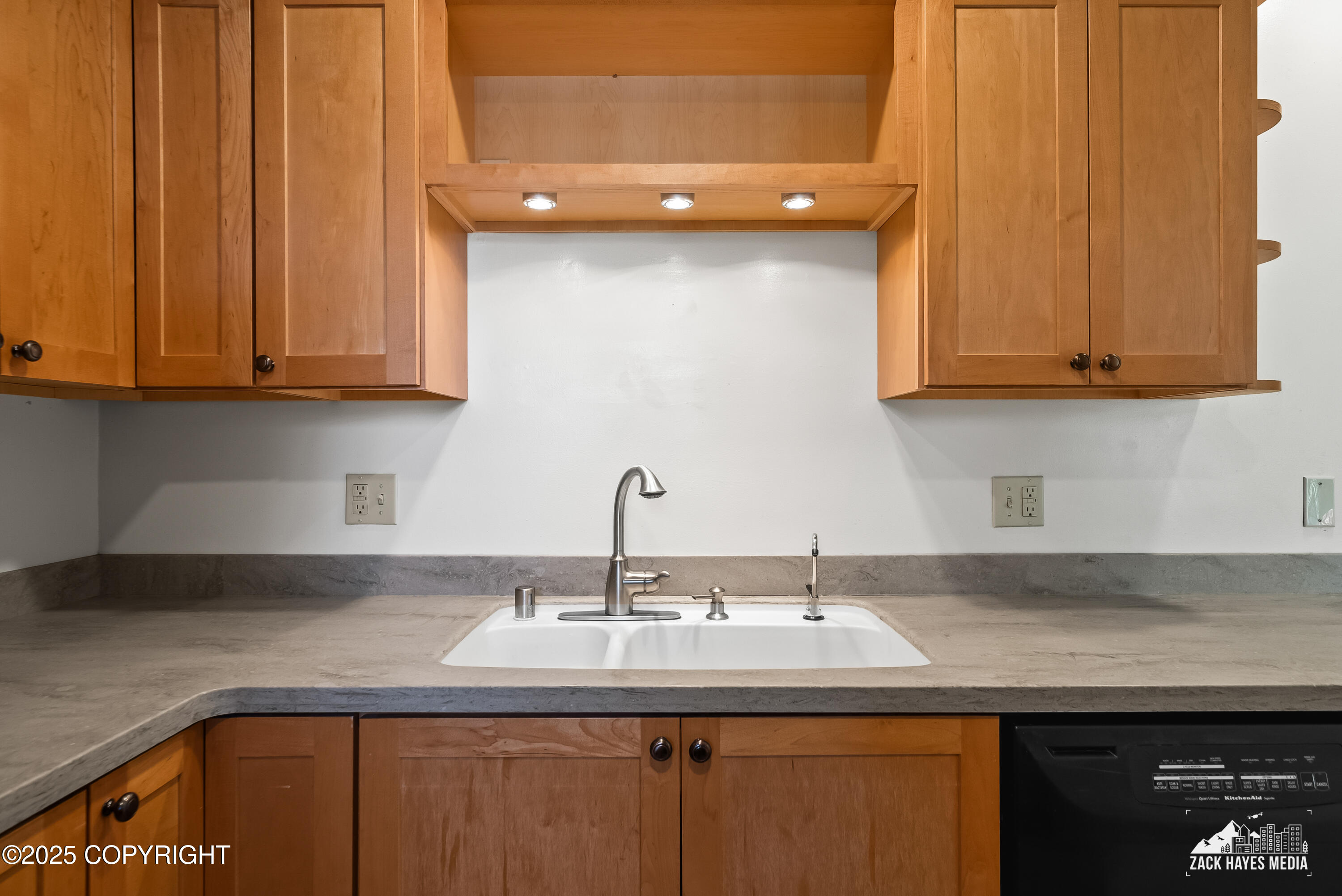 2044 Stonegate Circle