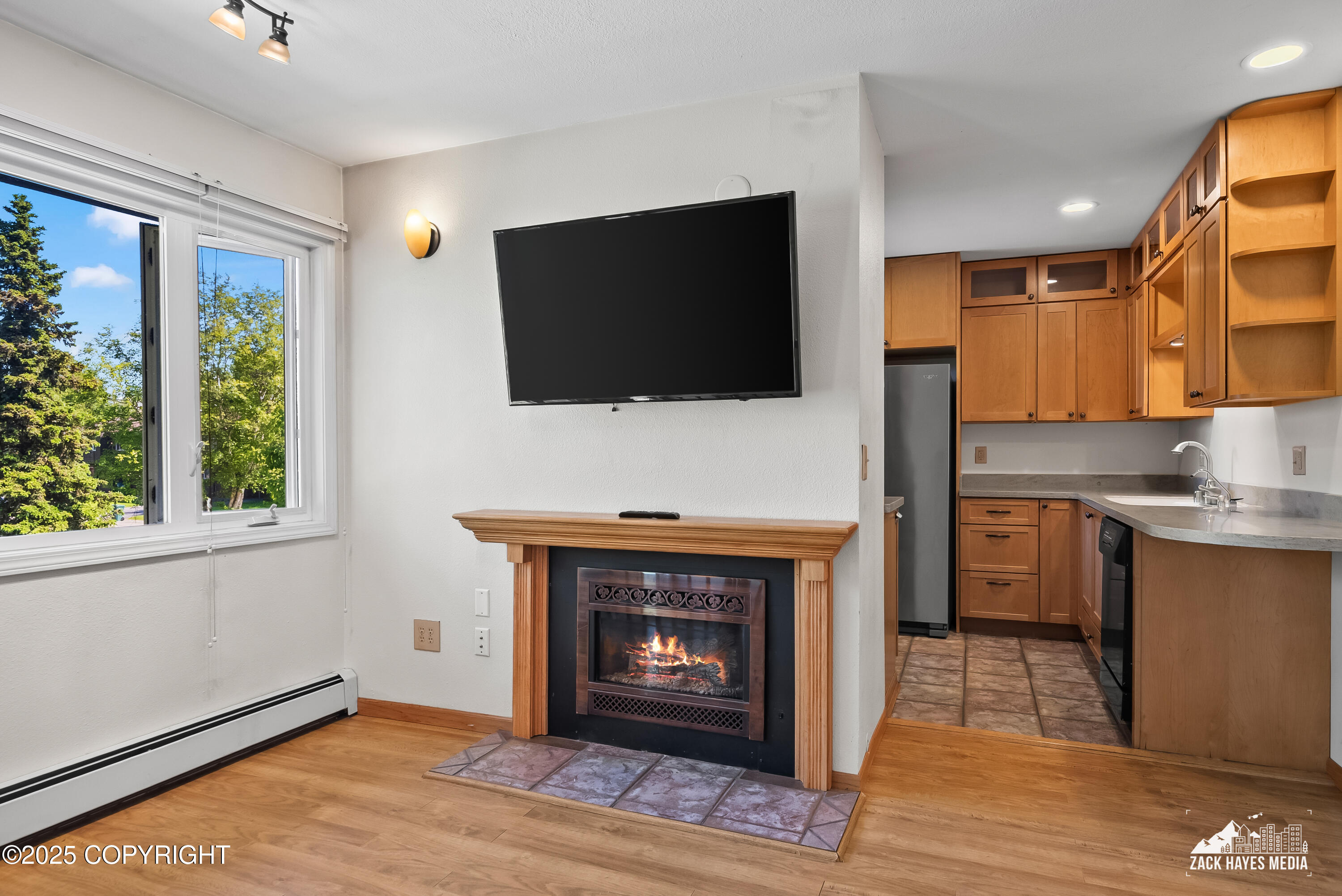 2044 Stonegate Circle