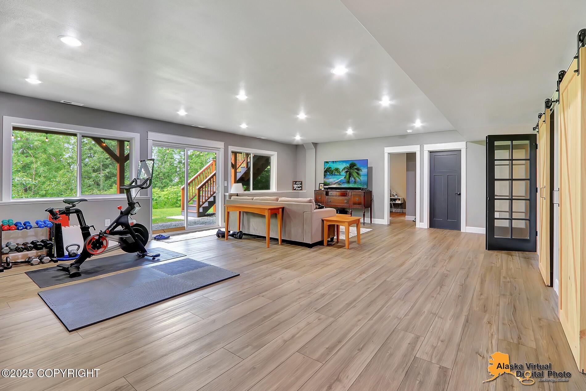 11824 Laurie Circle