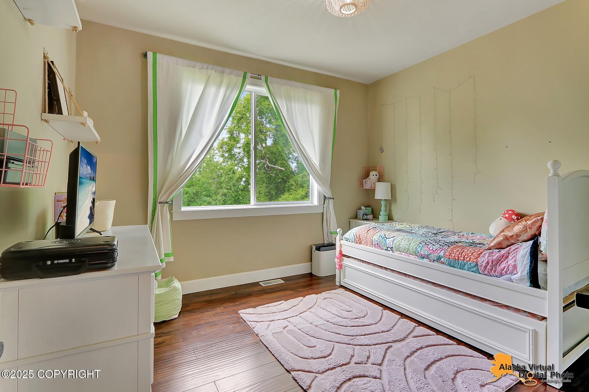 11824 Laurie Circle