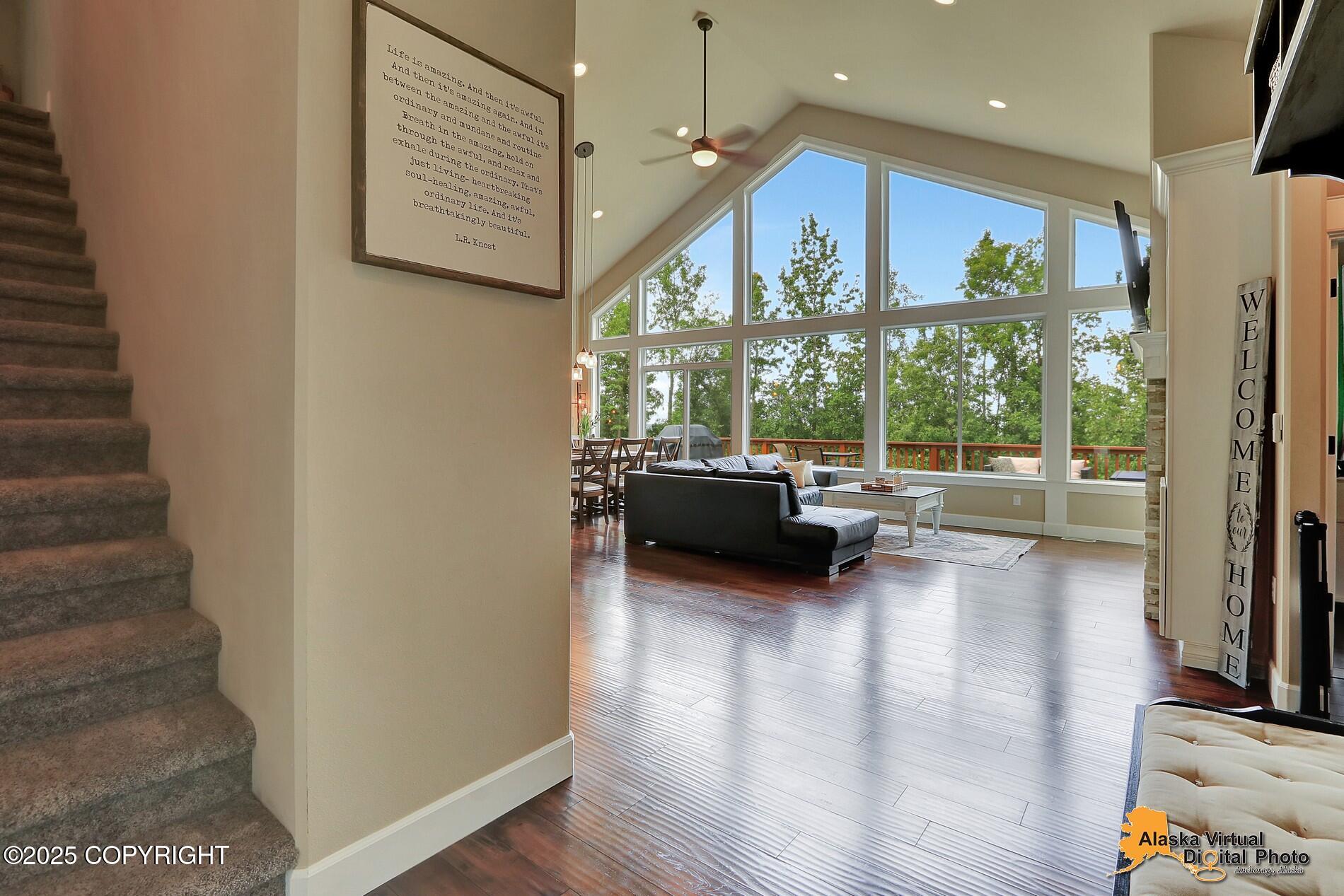 11824 Laurie Circle
