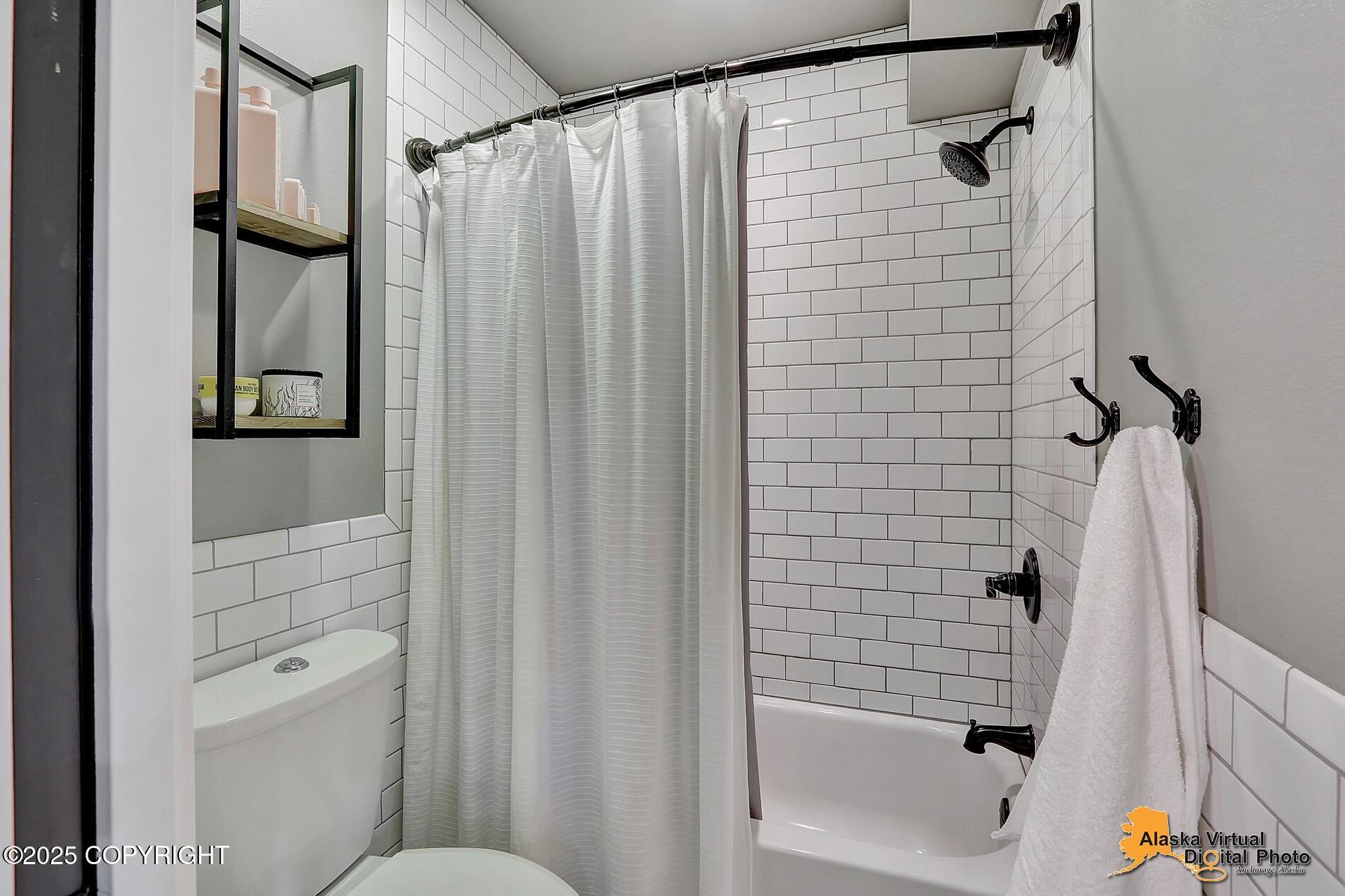 11824 Laurie Circle