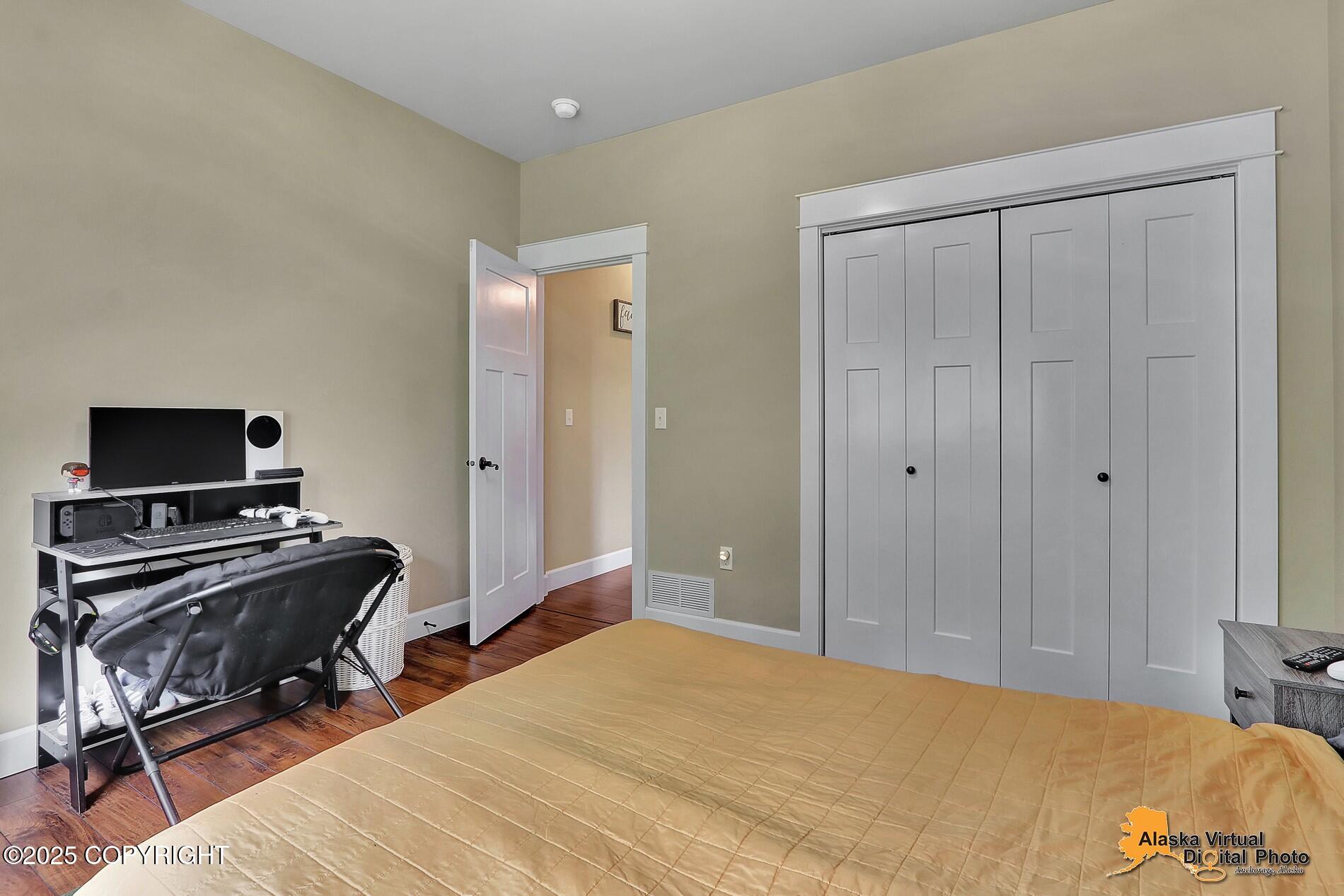 11824 Laurie Circle