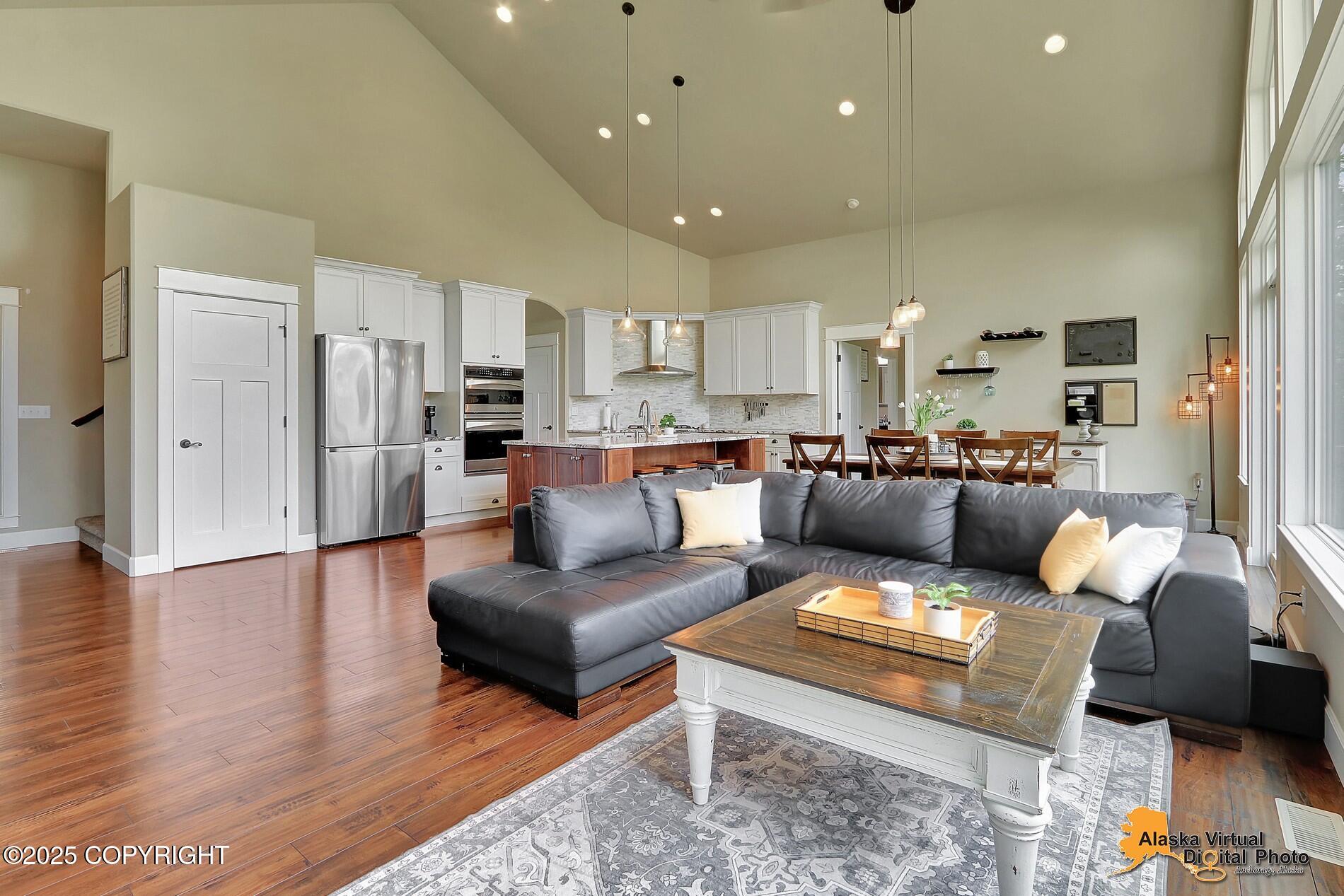 11824 Laurie Circle