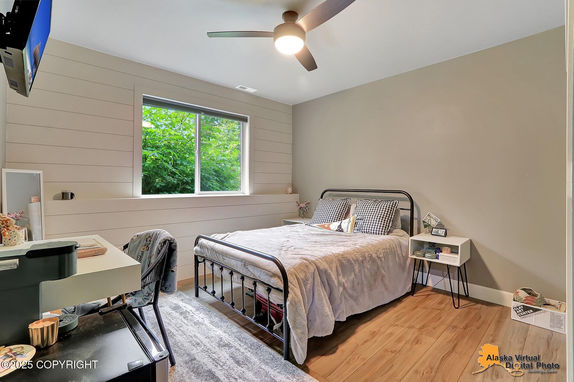 11824 Laurie Circle