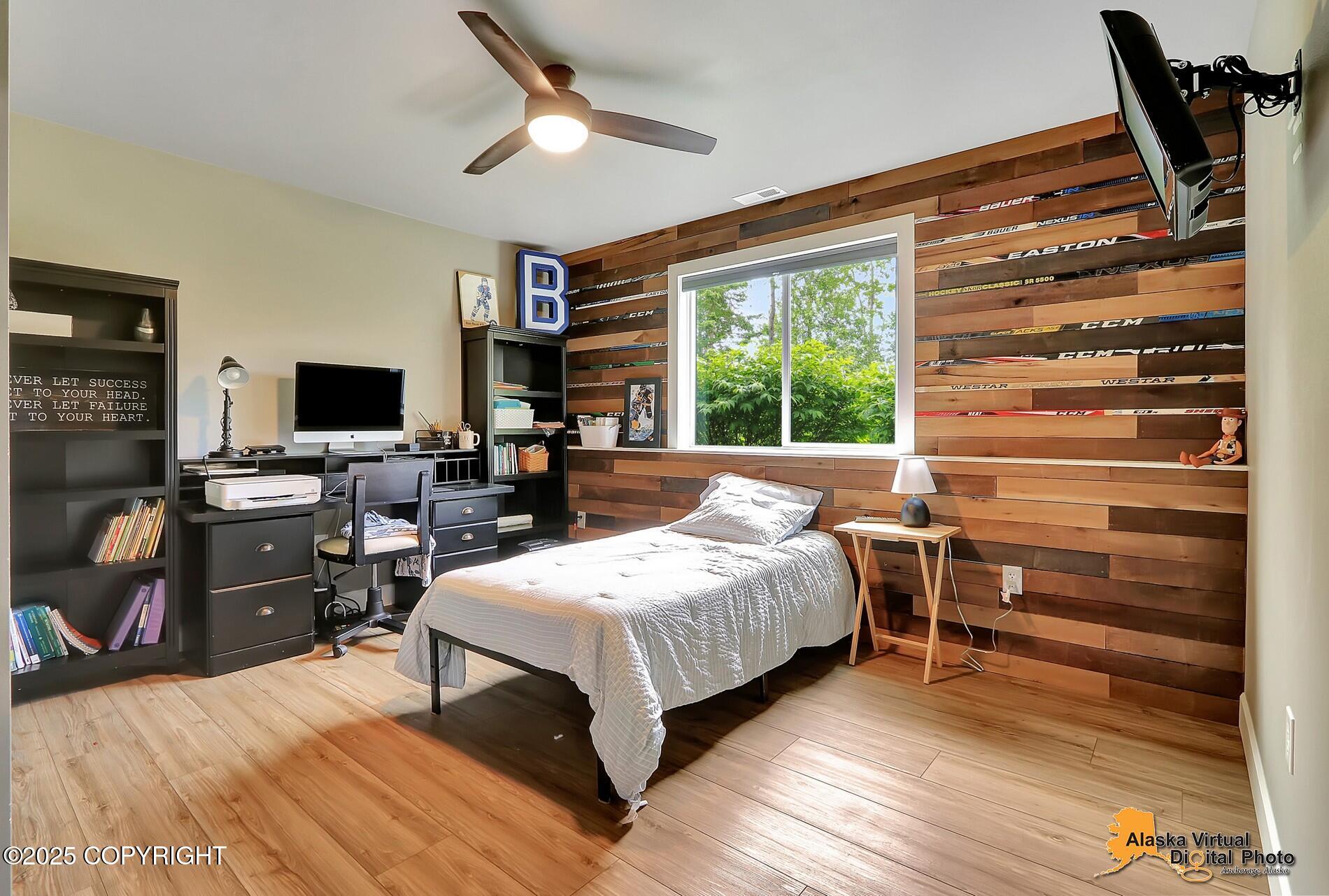 11824 Laurie Circle