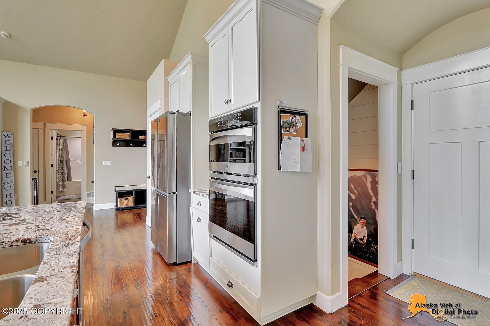 11824 Laurie Circle