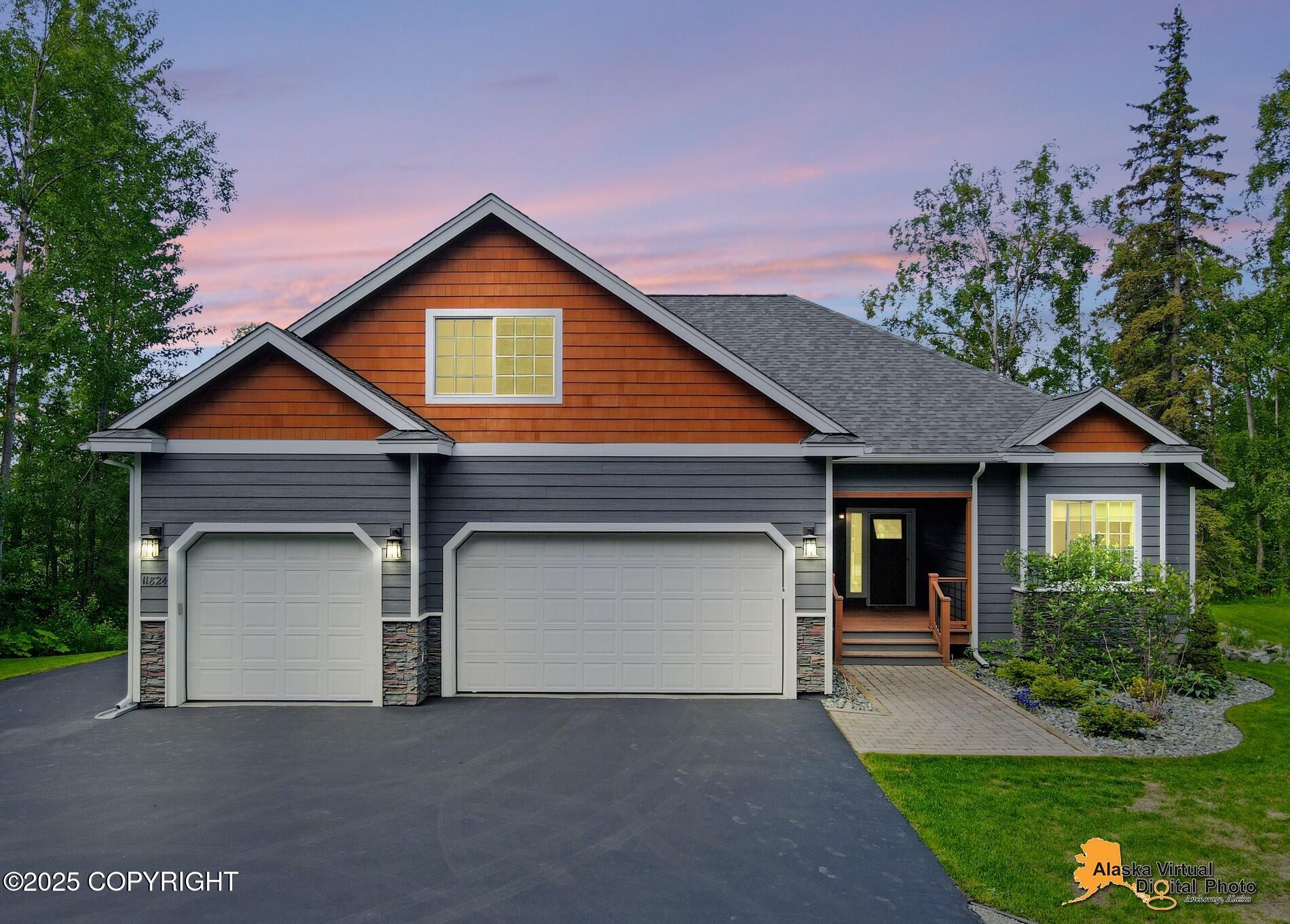 11824 Laurie Circle