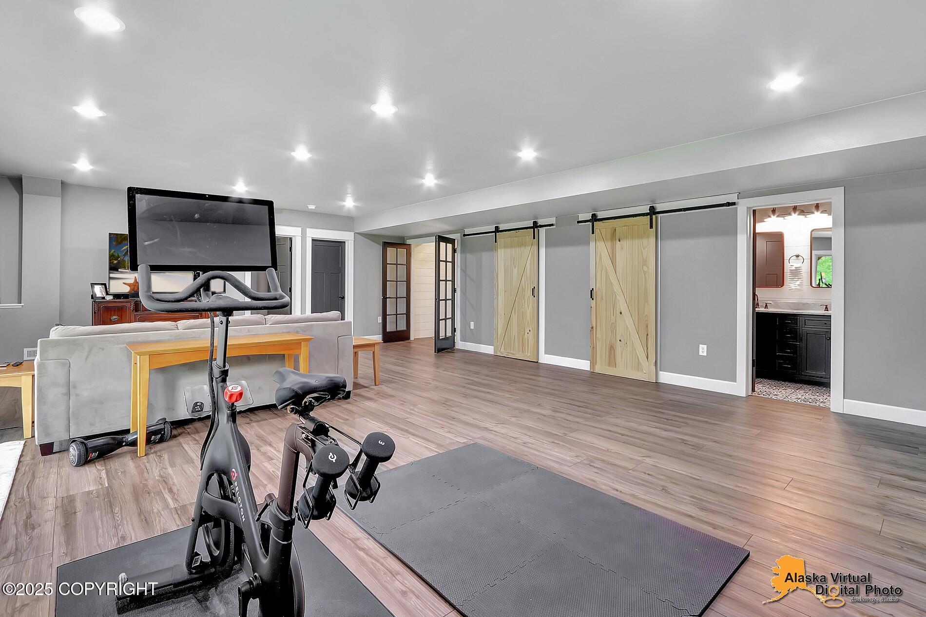 11824 Laurie Circle