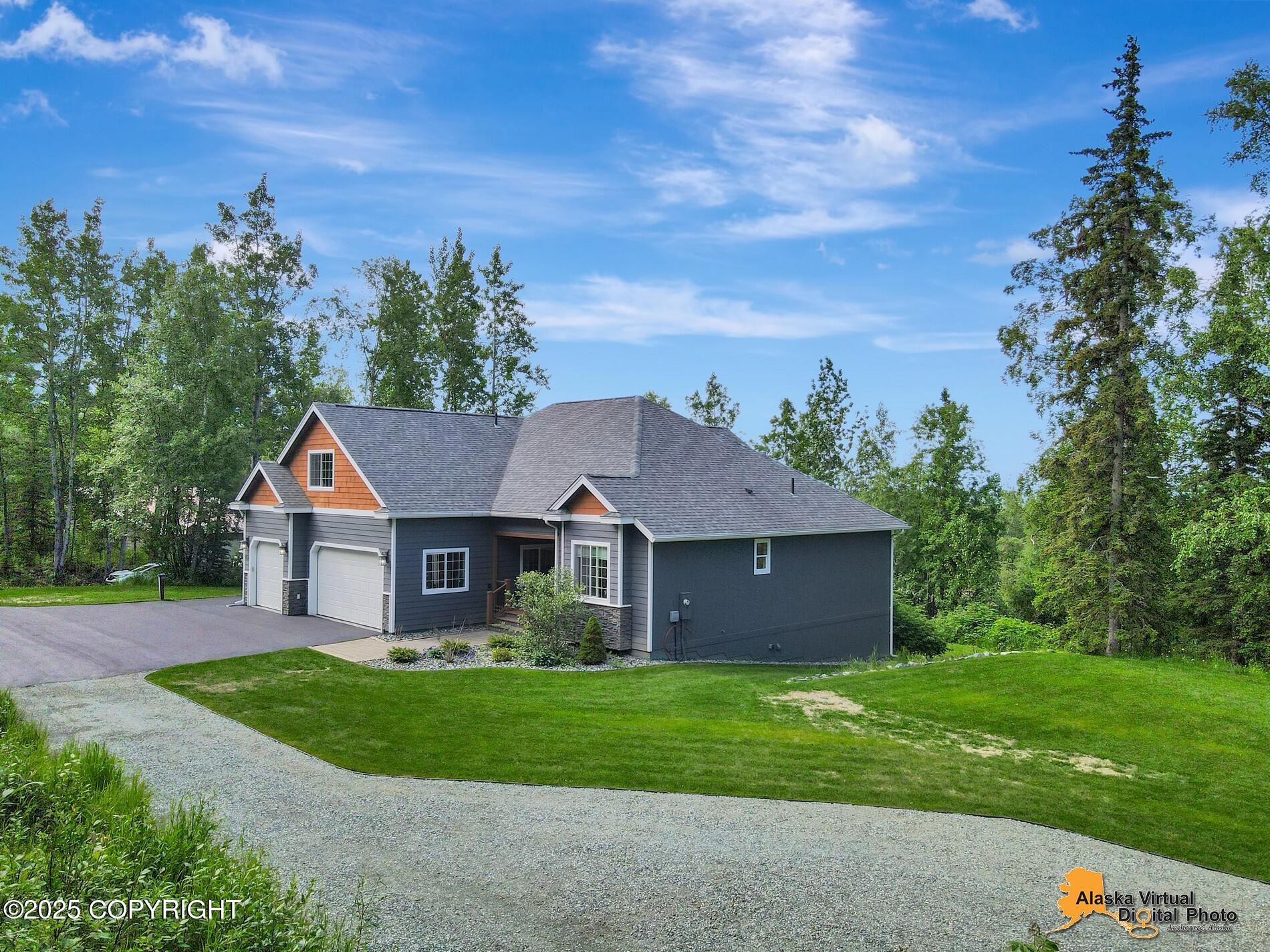 11824 Laurie Circle