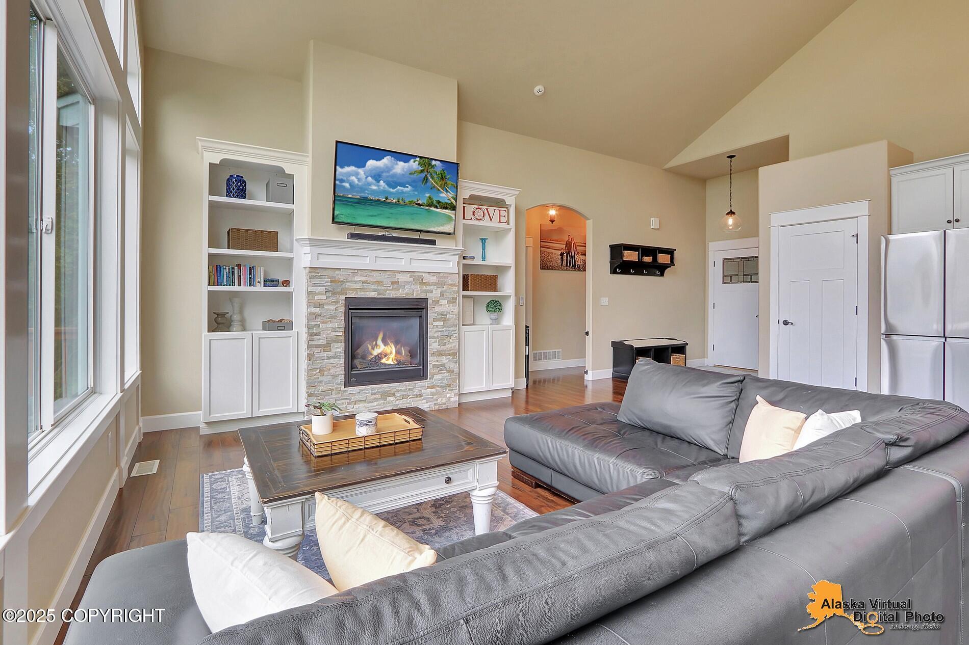 11824 Laurie Circle