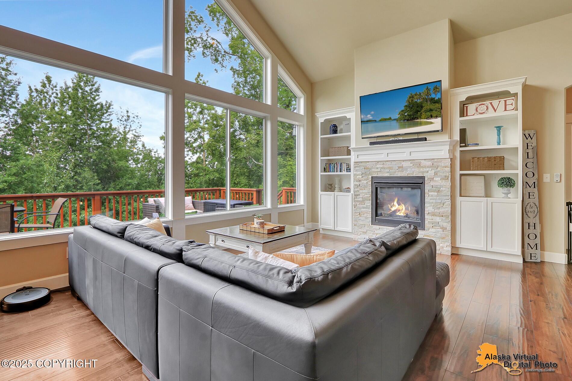 11824 Laurie Circle