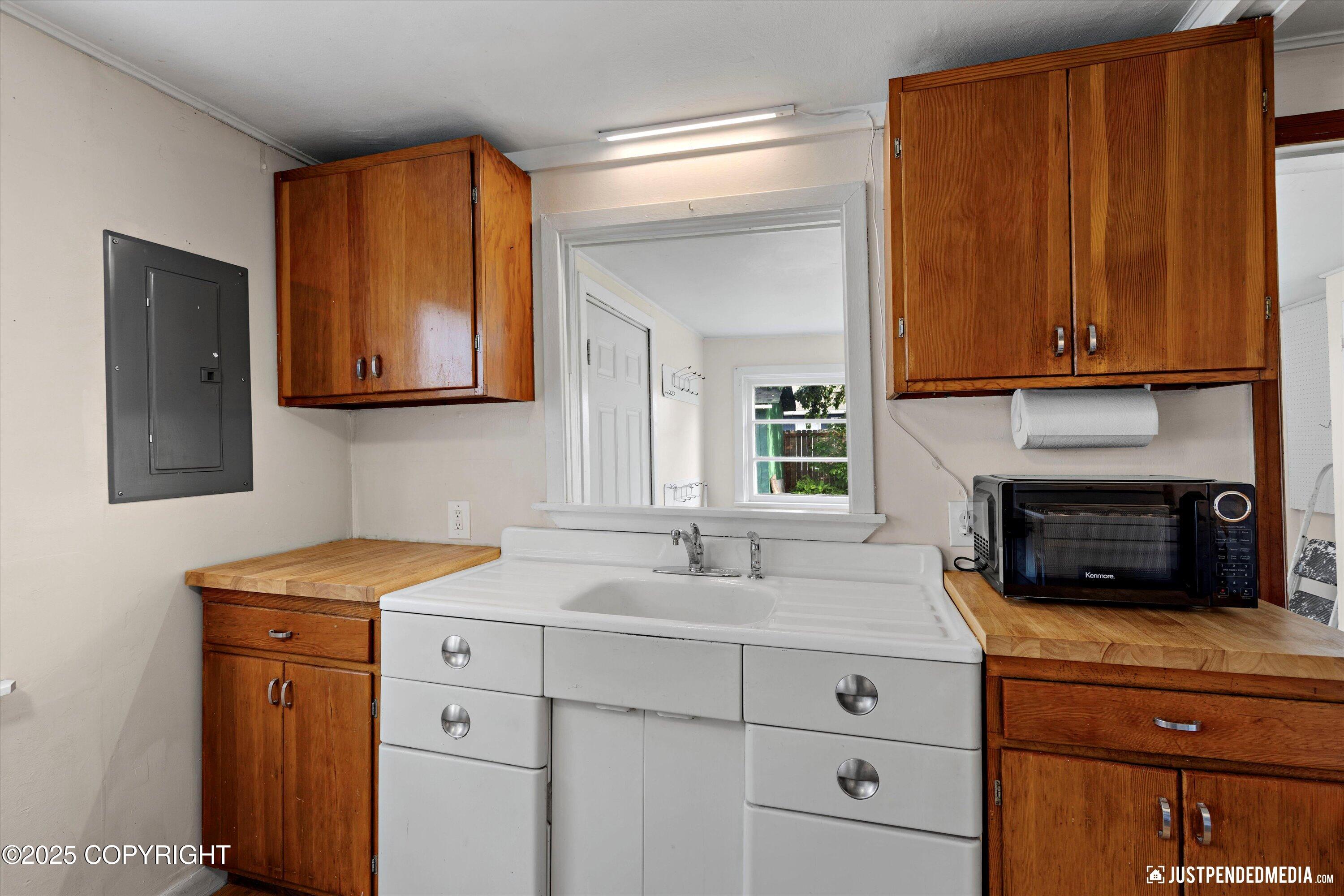 1801 Cleveland Avenue