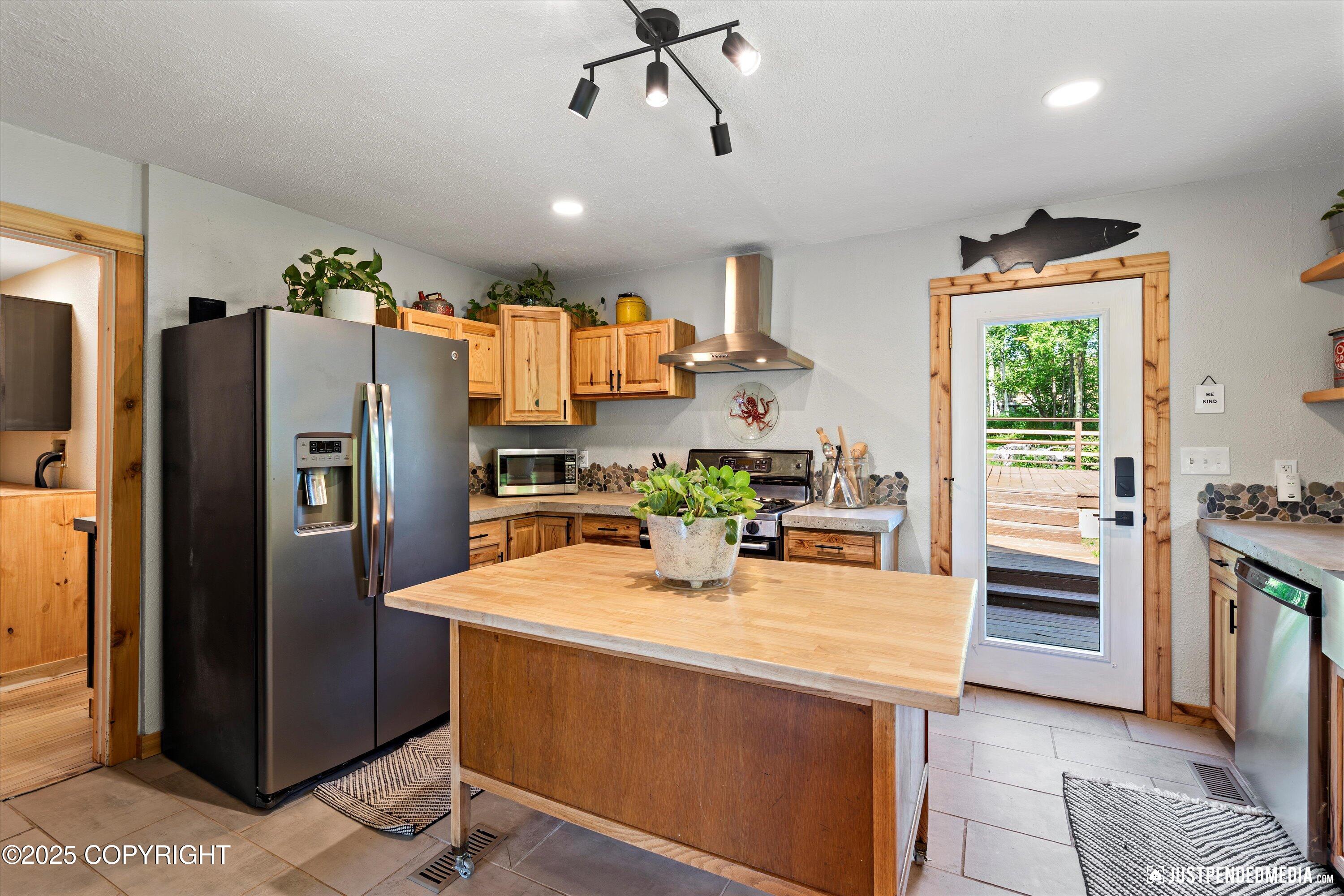 7801 Cox Drive