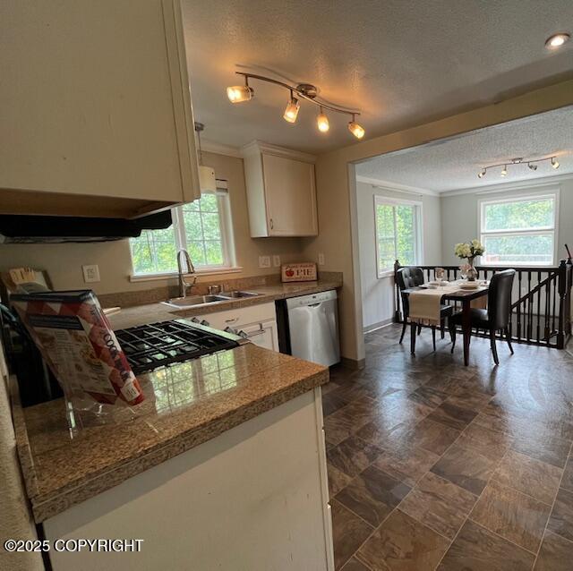 19237 Beverly Avenue