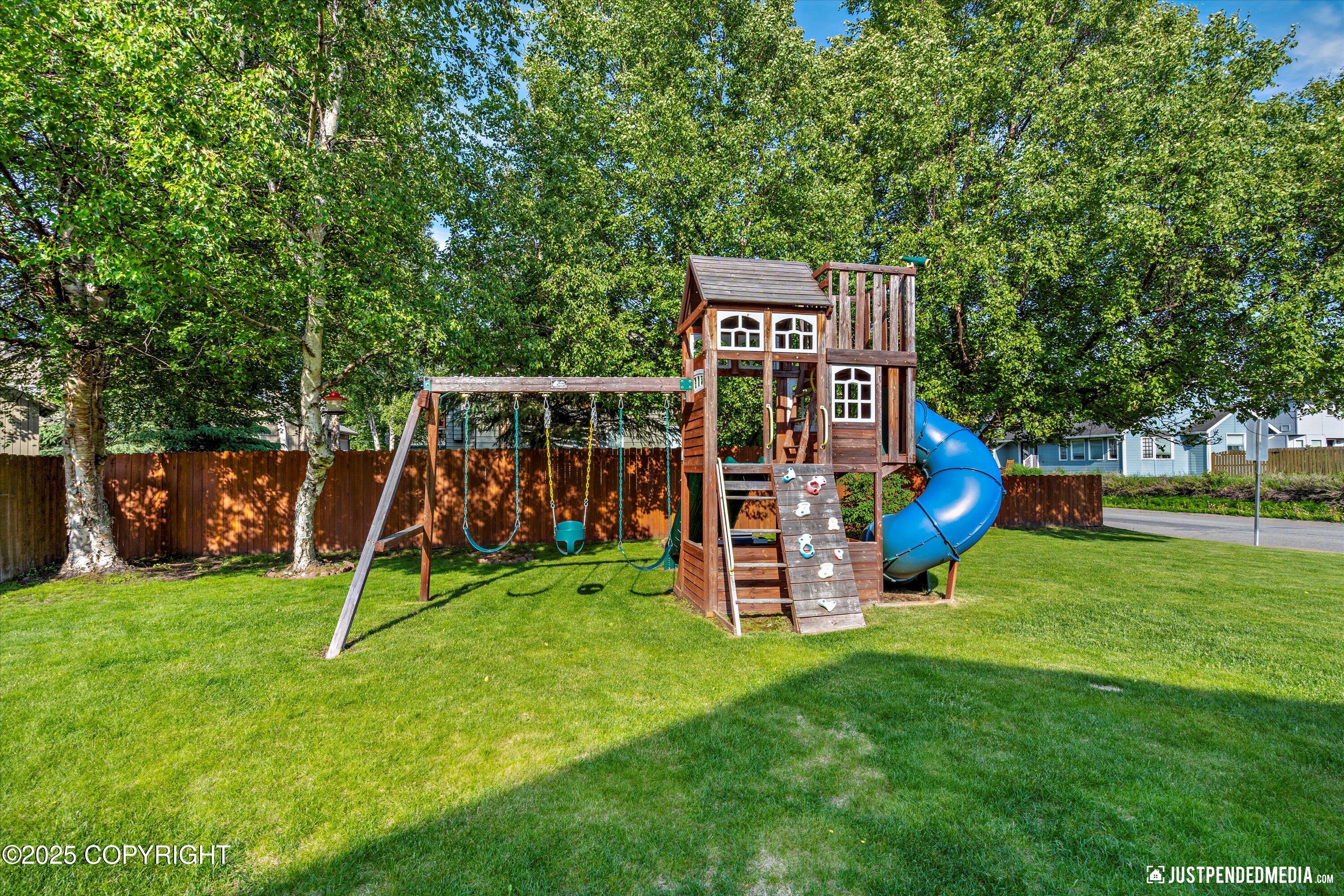 7821 Charlotte Circle